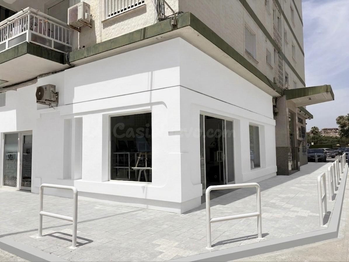 Excelente Local Comercial con Altillo, almacén y Parking Pri - foto 2