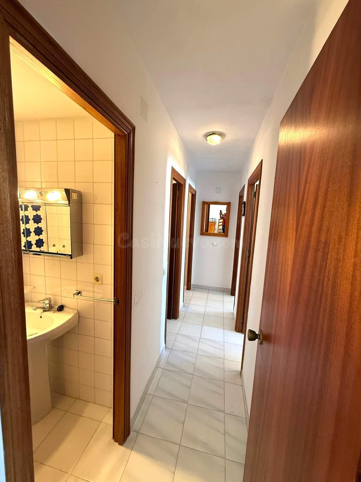 Piso en Matalascañas (Huelva) con piscina, terraza y 3 dormi - foto 3