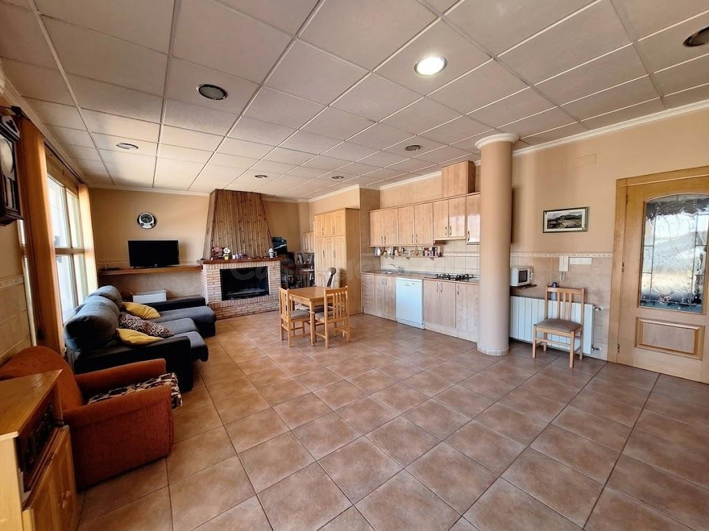 Gran casa familiar en el centro de Pinoso con un garaje exce - foto 5