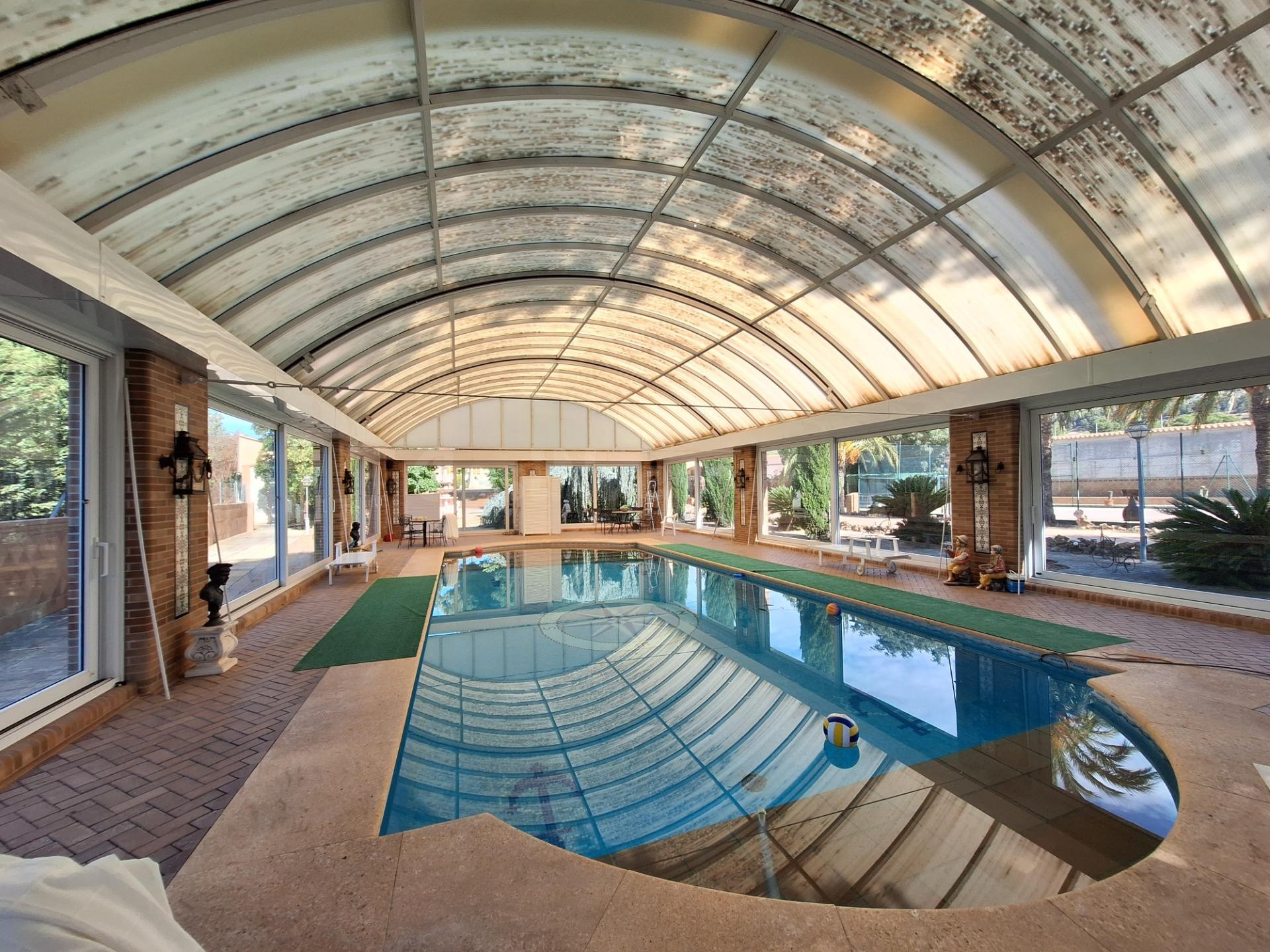 Gran oportunidad de inversión junto a Ibi: casa, piscina, te - foto 4