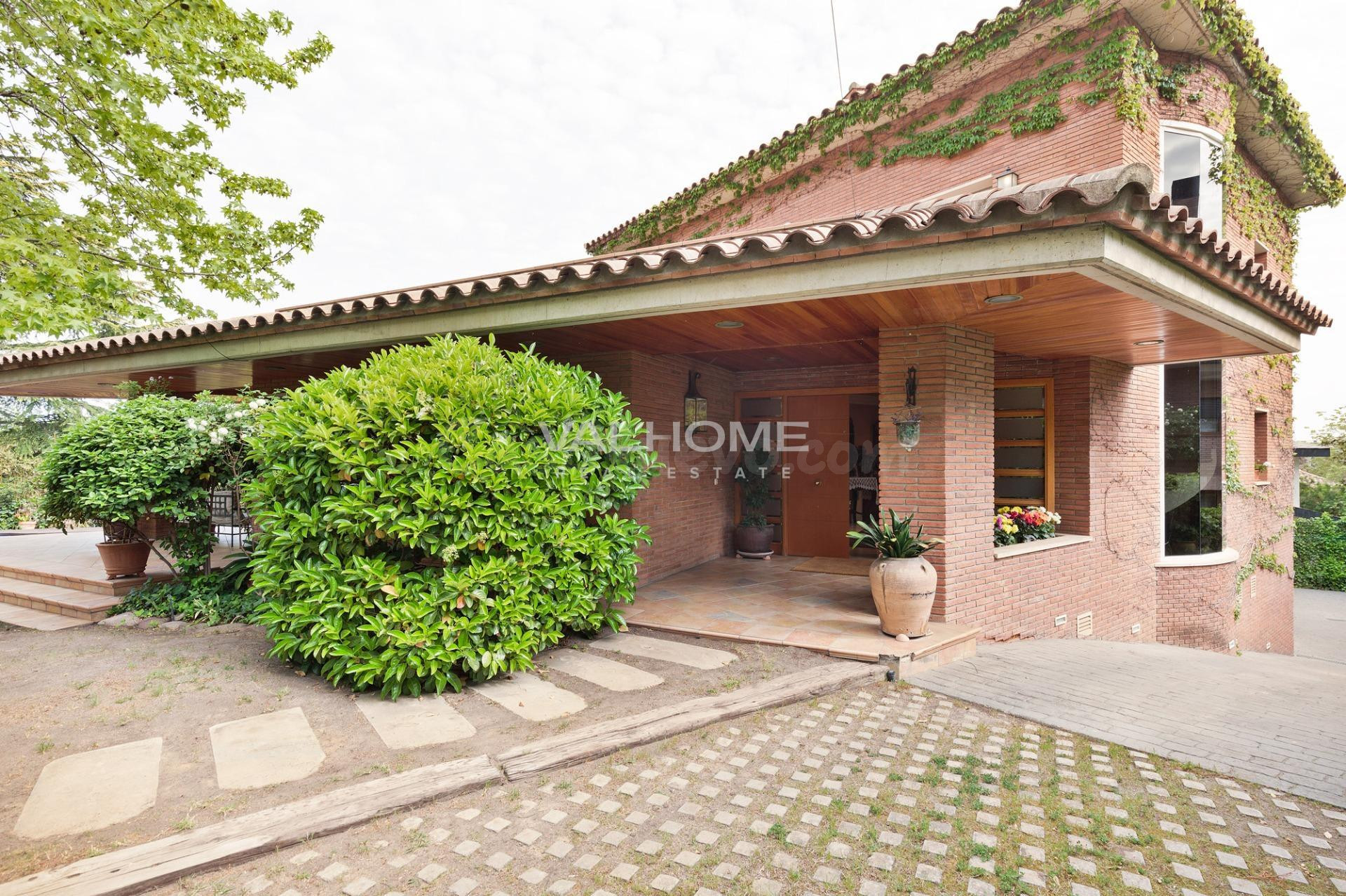 Elegante casa unifamiliar en la zona Arxiu. - foto 2