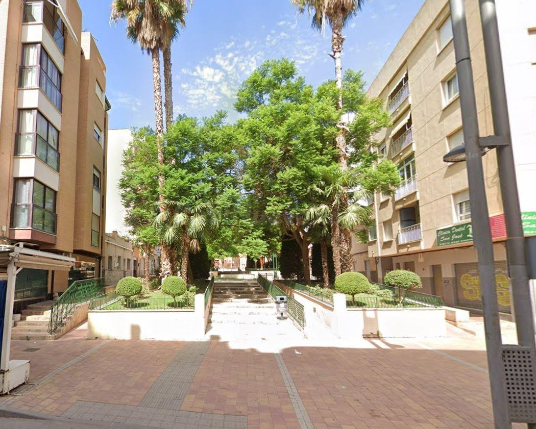 VENTA EDIFICIO DE 3 VIVIENDAS Y BAJO COMERCIAL EN SAN JOSE - PEREZ CASAS