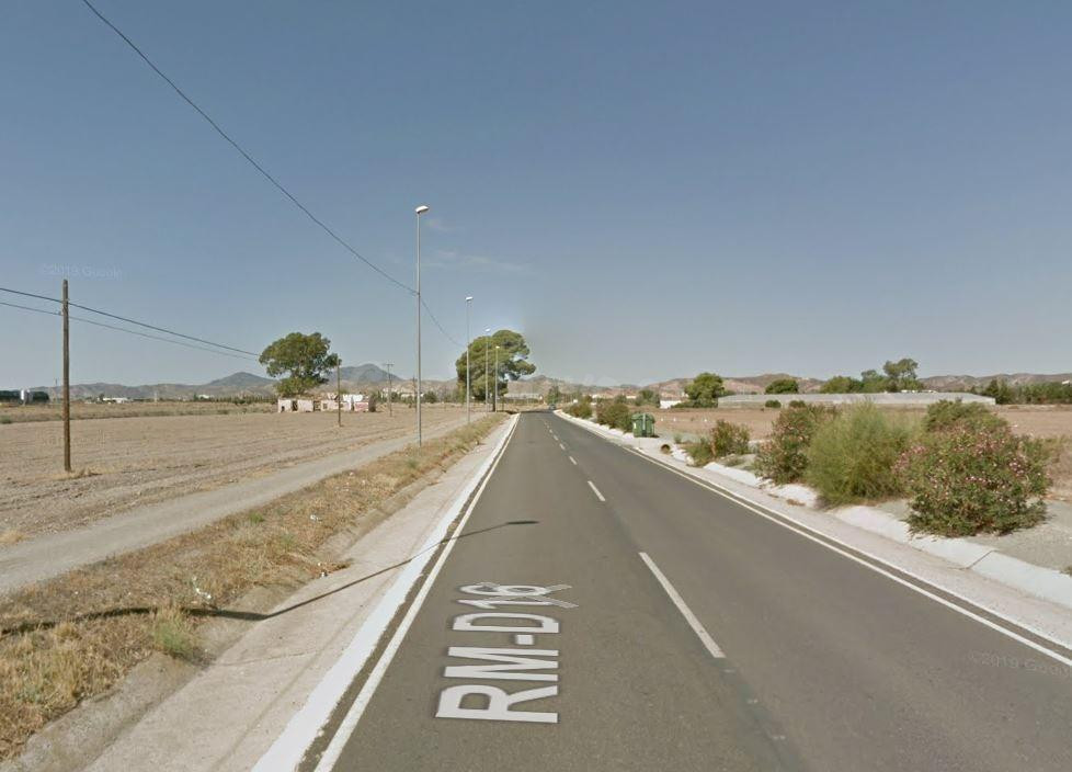 FINCA RÚSTICA CON ALMACÉN E INVERNADERO
