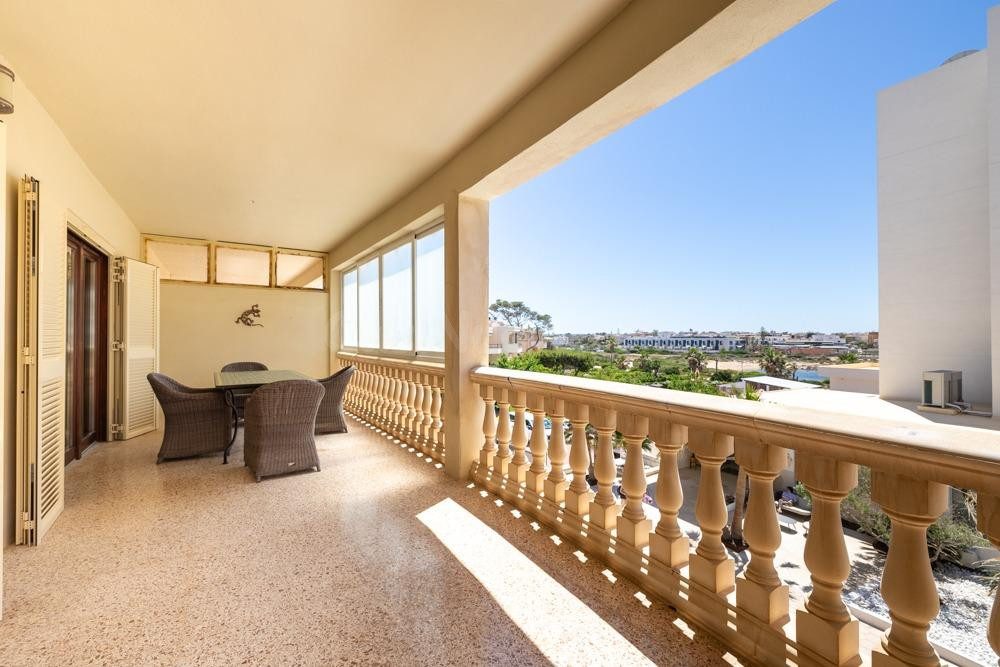 Espectacular piso con gran terraza y vistas al mar en Colonia de Sant Jordi