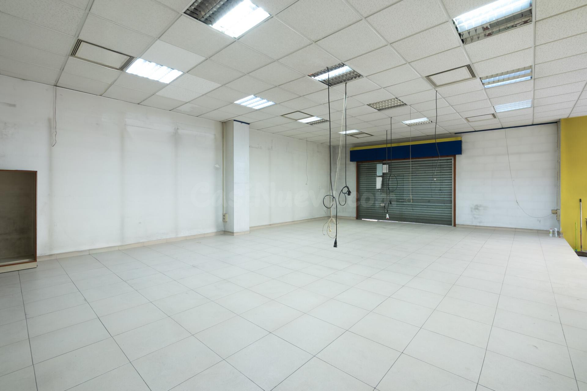 Local comercial 151m² en venta - Poble Nou - Olivar Gran - foto 3