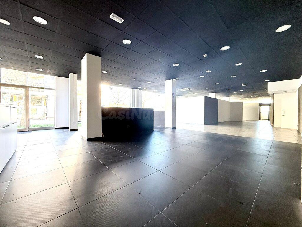 Local comercial 447m² en venta - L\'Eixample - foto 2