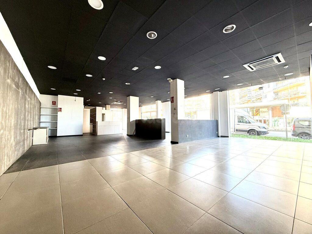 Local comercial 447m² en venta - L\'Eixample - foto 3