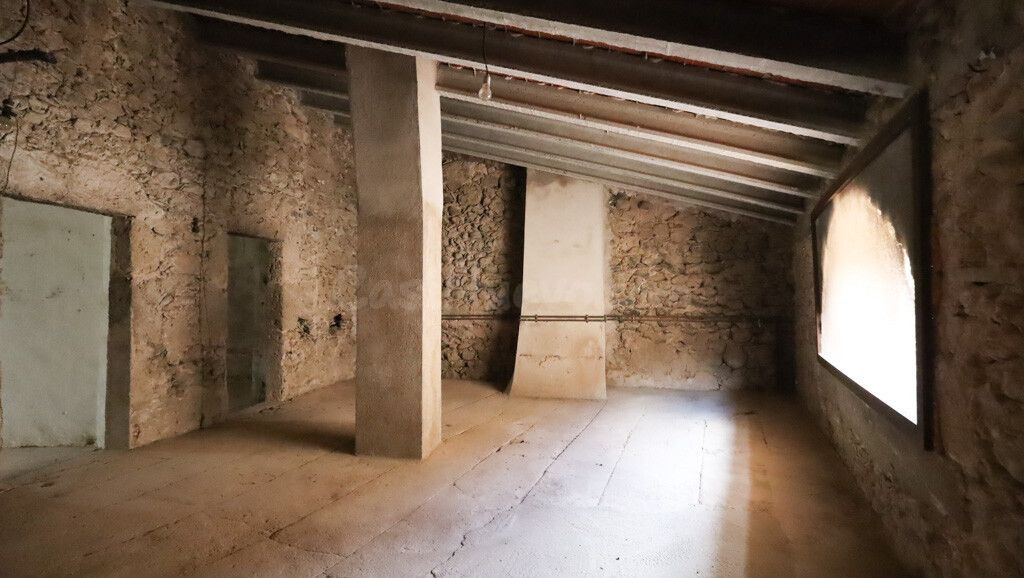 Casa de pueblo en les Escaules, Boadella d'Empordà. - foto 5