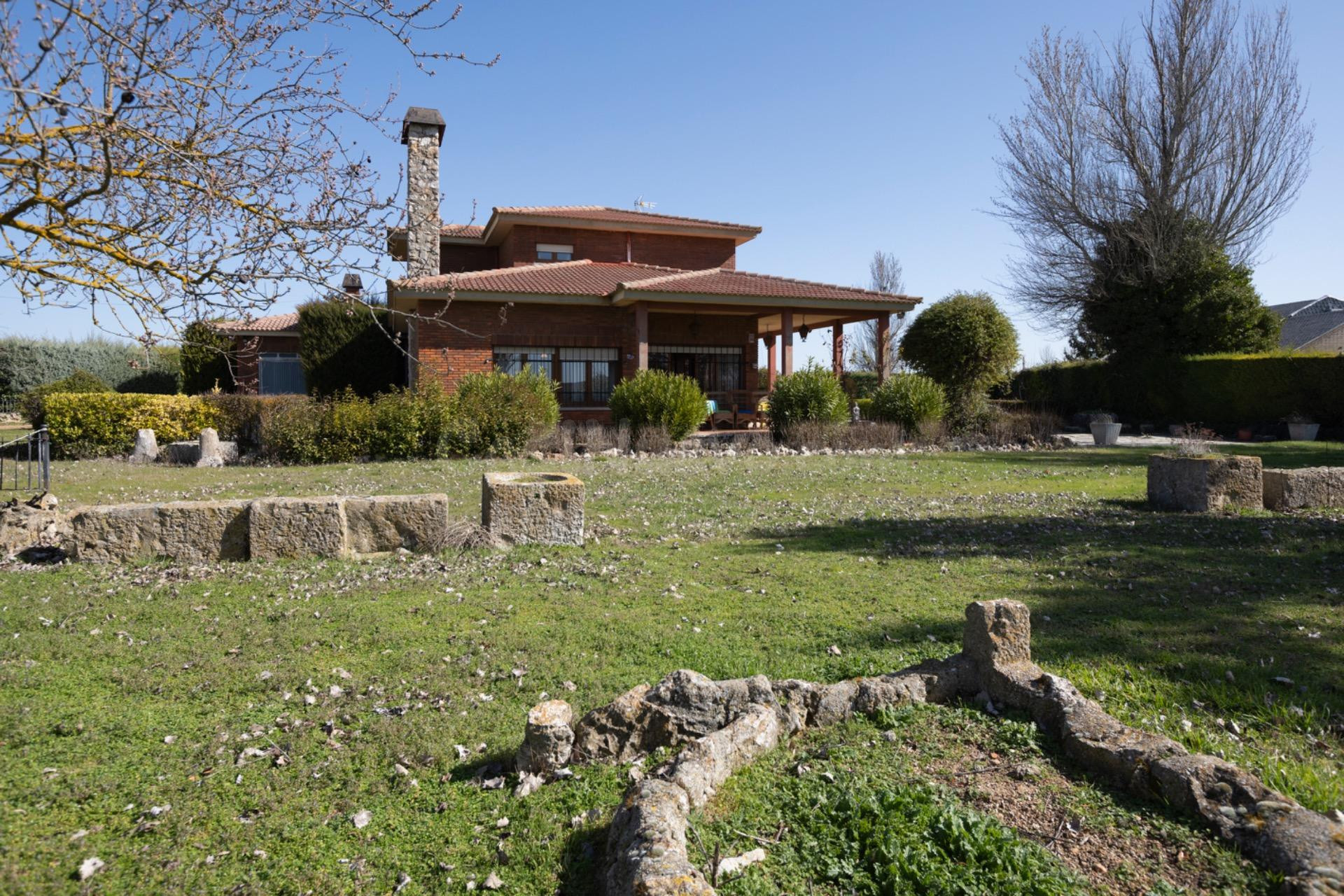 PARCELA 'SUELO URBANO' EN VILLANUBLA DE CASI 7.000 M2 CON VI - foto 2