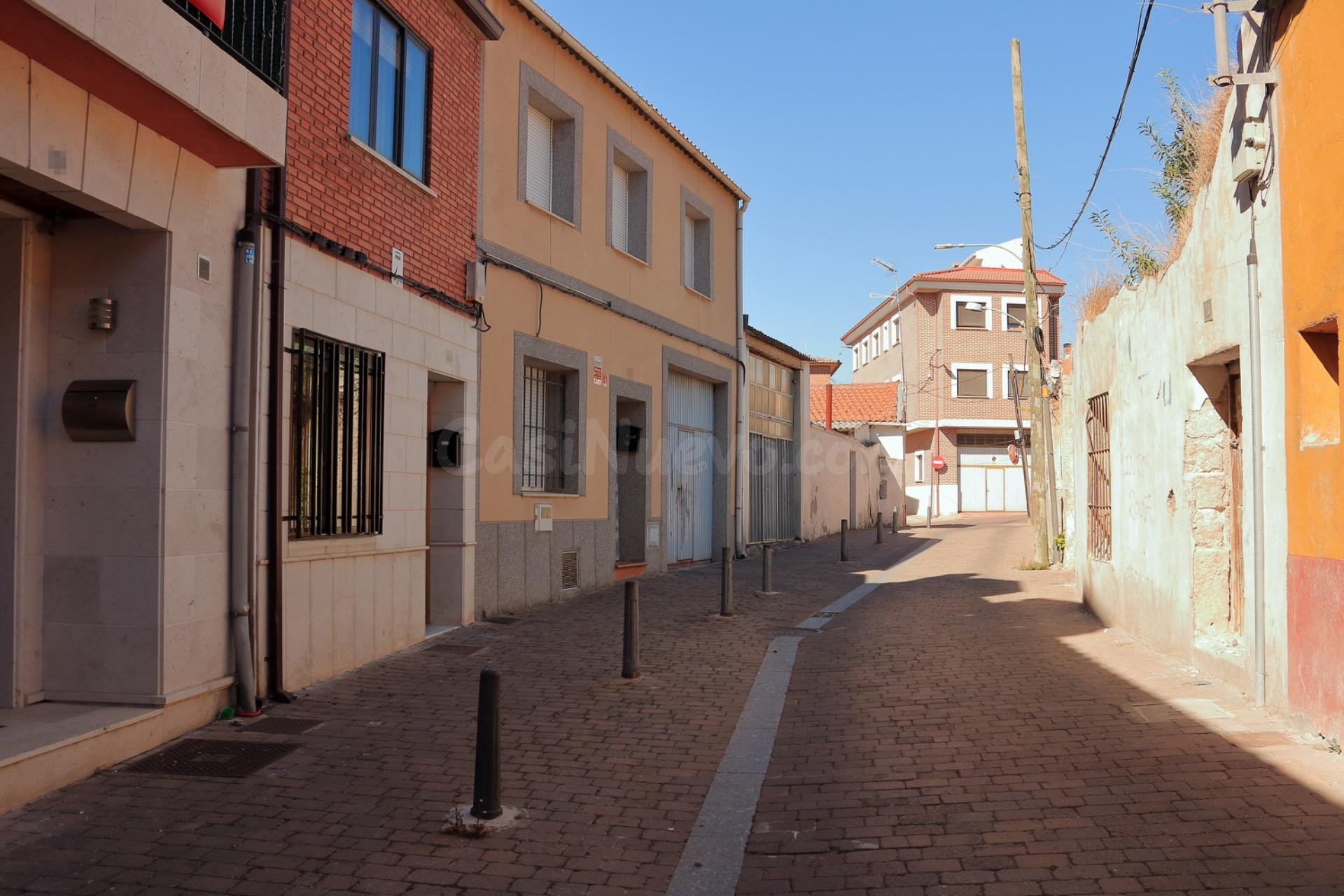 Encantadora casa de pueblo en Íscar: amplitud, confort y el  - foto 2