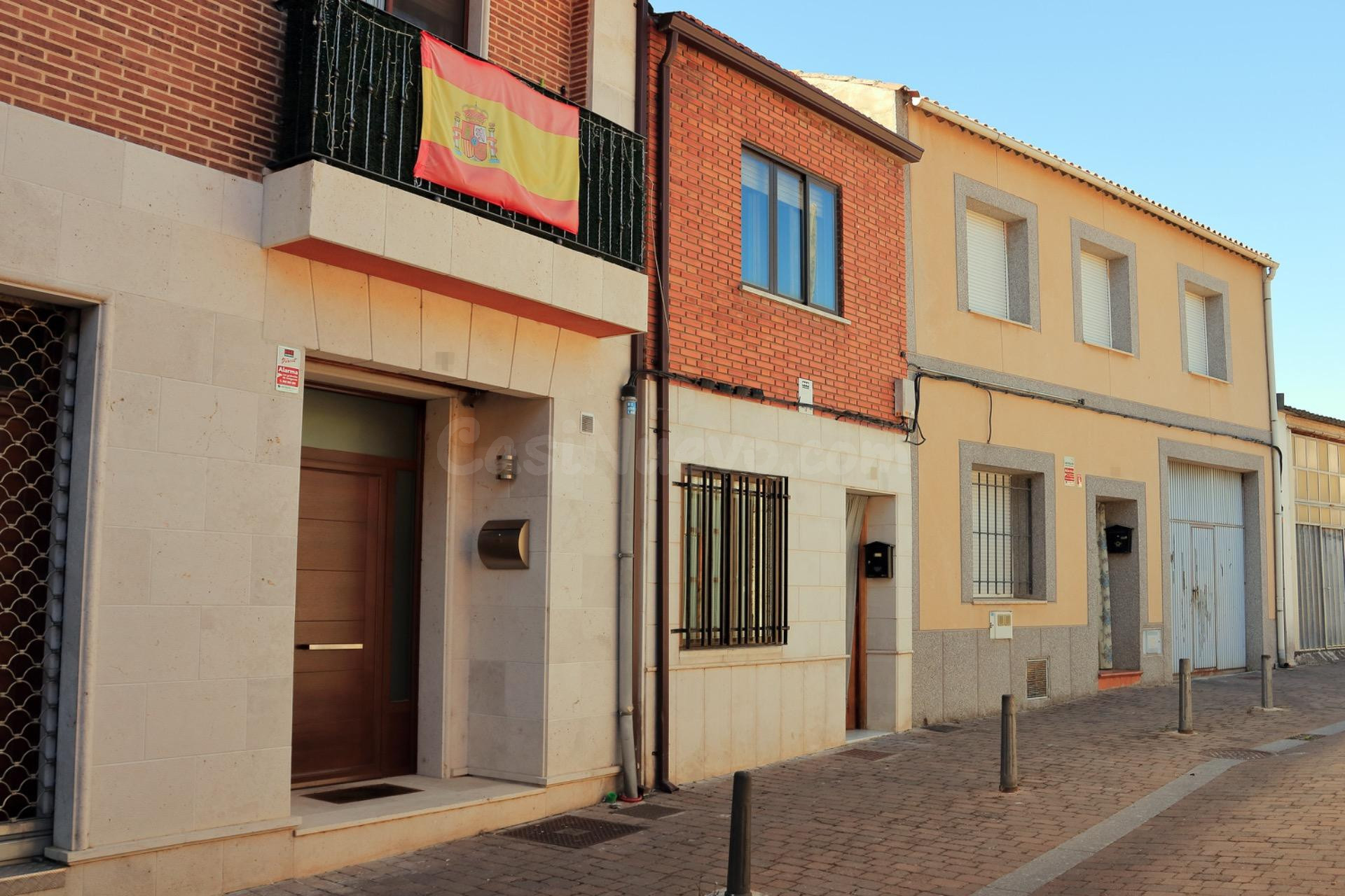 Encantadora casa de pueblo en Íscar: amplitud, confort y el  - foto 3