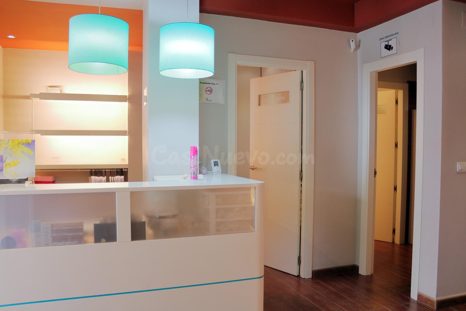 Local comercial con posibilidad de cambio de uso a vivienda  - foto 2