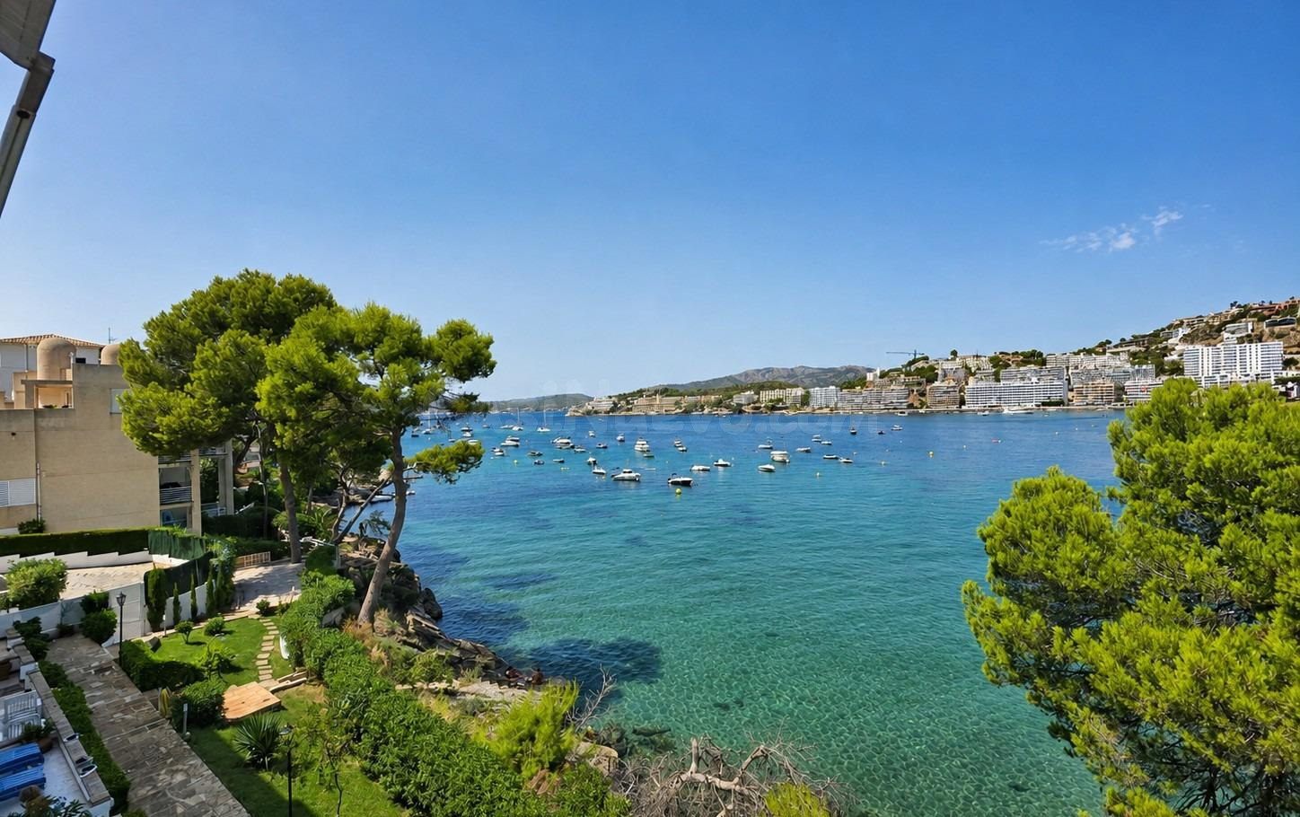 Apartamento en primera línea de mar con acceso directo al mar en Santa Ponça