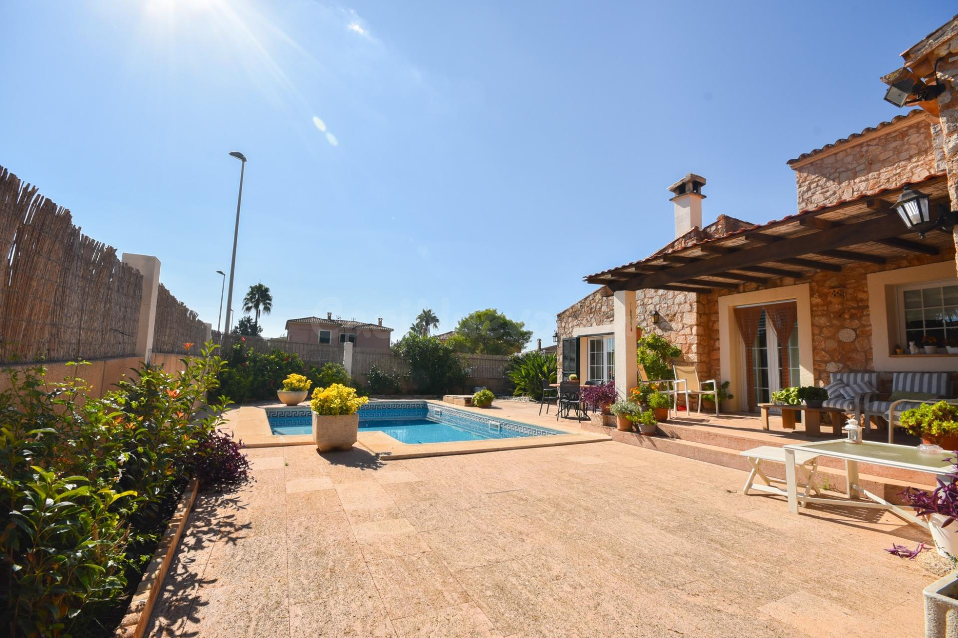 Chalet en Portol con piscina , jardín privado y amplia zona  - foto 5