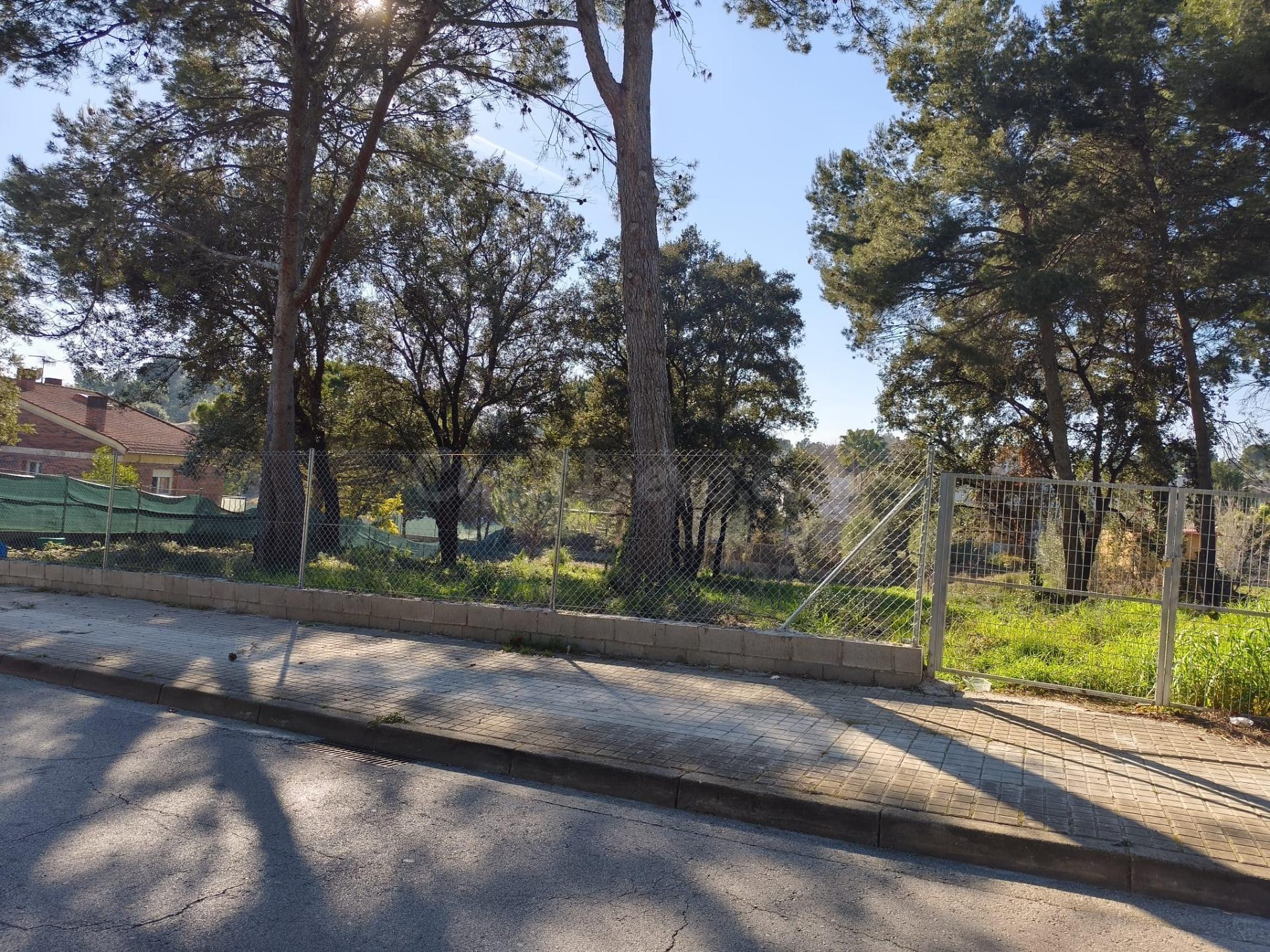 ¡TERRENO URBANIZABLE EN CASTELLARNAU! - foto 5