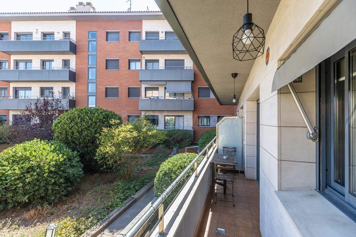 PISO EN EIXAMPLE CON PARKING DOBLE Y TRASTERO!