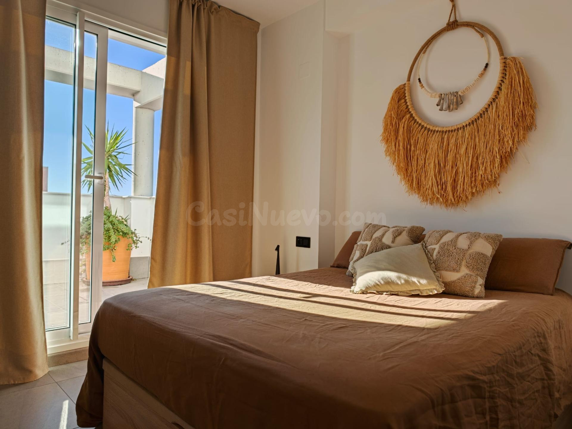 Exclusivo Ático con Terraza en Urbanización Privada