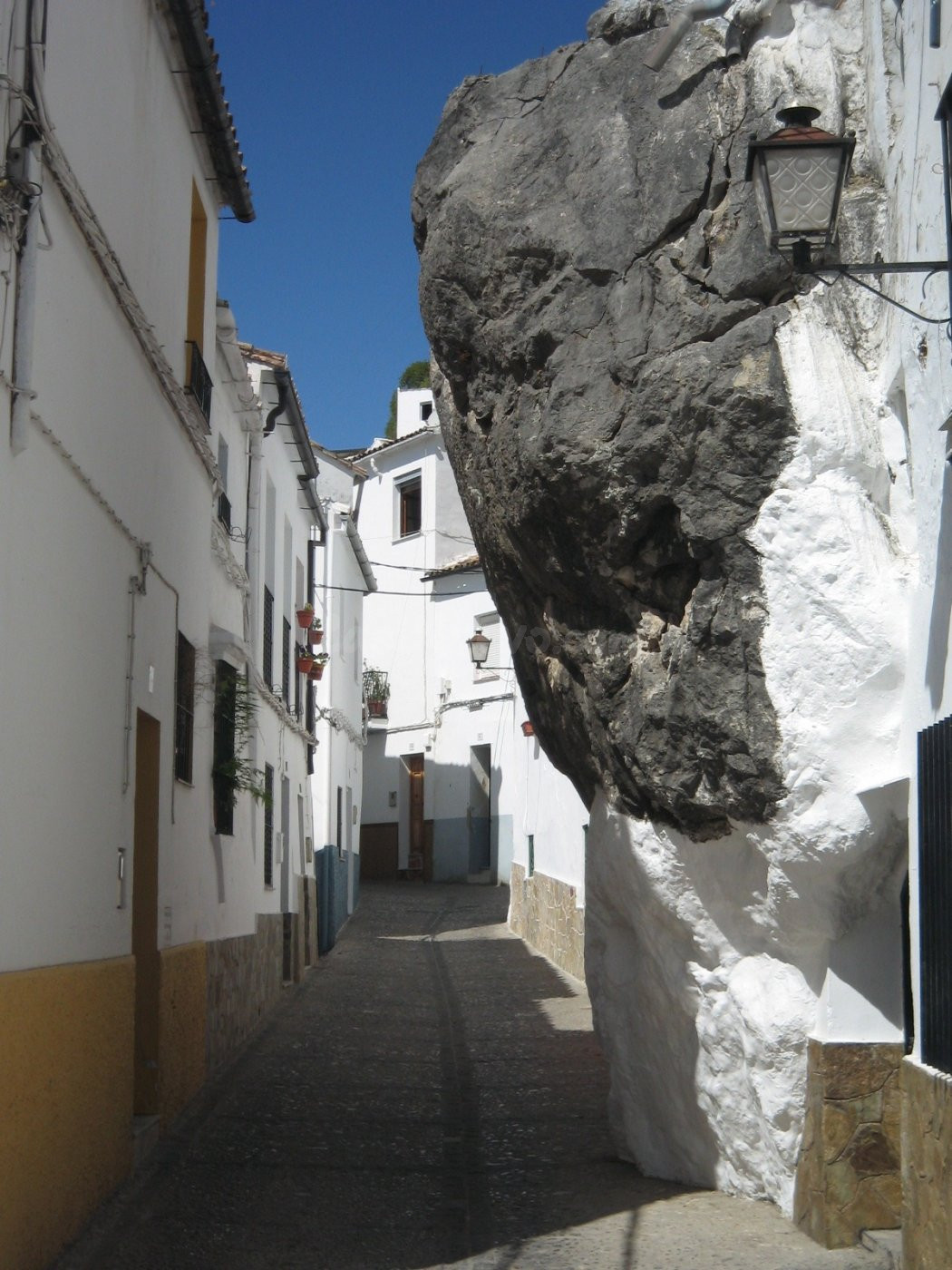 VENTA CASA CON GARAJE Y TERRAZA CÉNTRICA - foto 2