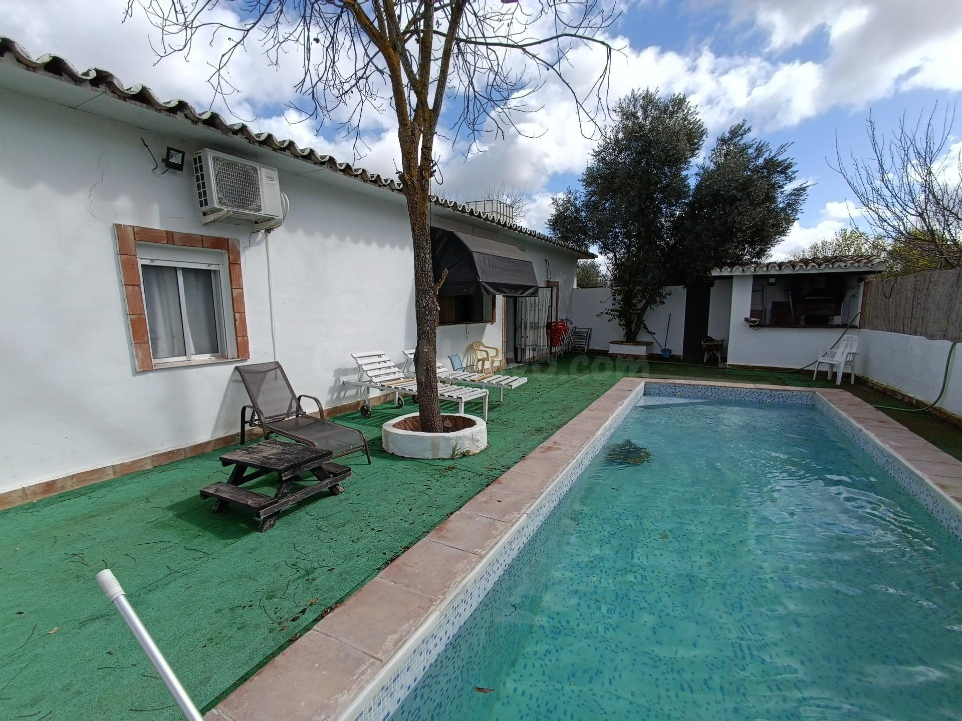 VENTA PARCELA CON 2 CASAS Y 2 PISCINAS. VILLAMARTIN - foto 3