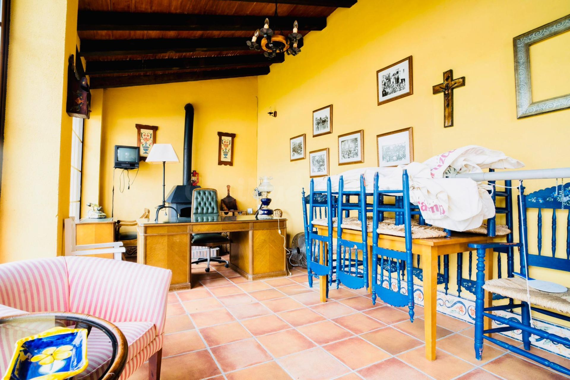 VENTA CASA CON TERRENO, PISICINA Y RESTAURANTE. - foto 4