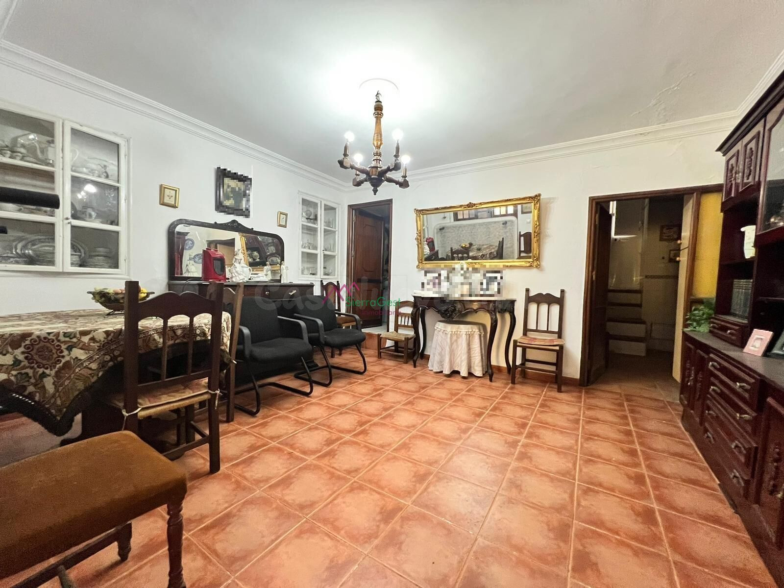 CASA EN VENTA CON TERRAZA Y PATIO EN BENAOCAZ - foto 3