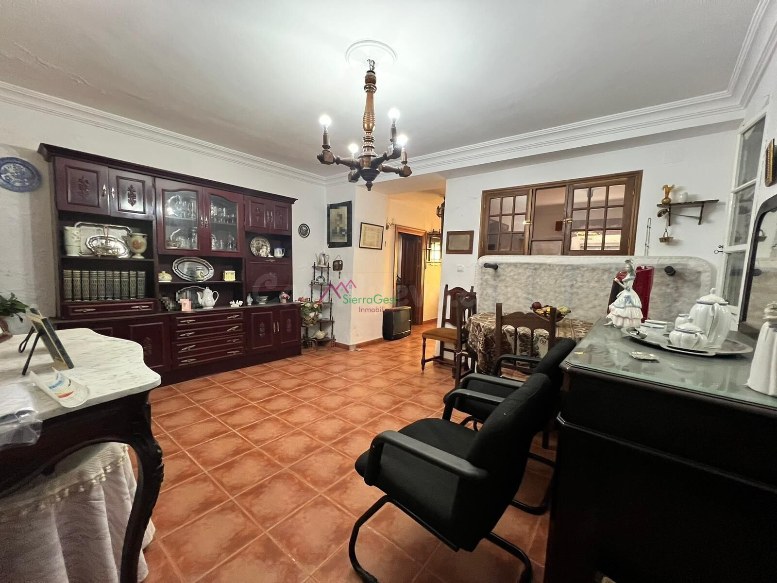 CASA EN VENTA CON TERRAZA Y PATIO EN BENAOCAZ - foto 4