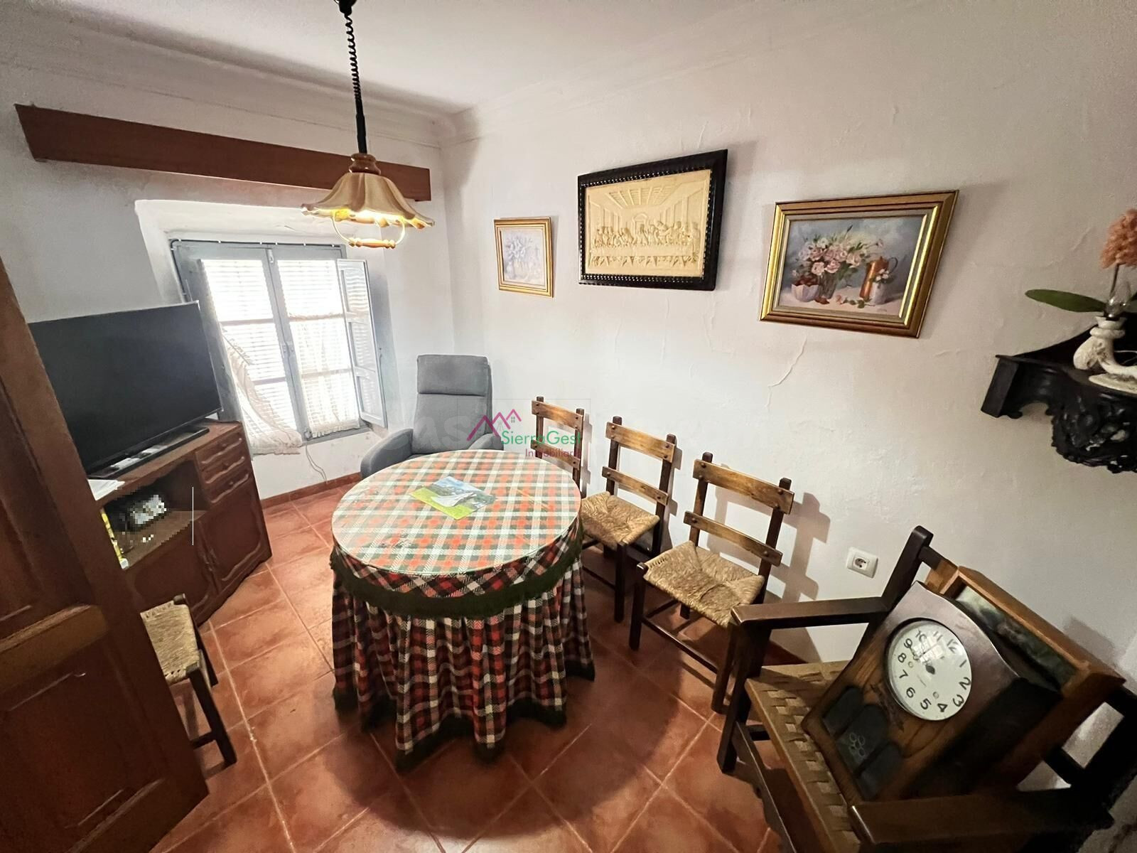 CASA EN VENTA CON TERRAZA Y PATIO EN BENAOCAZ - foto 5