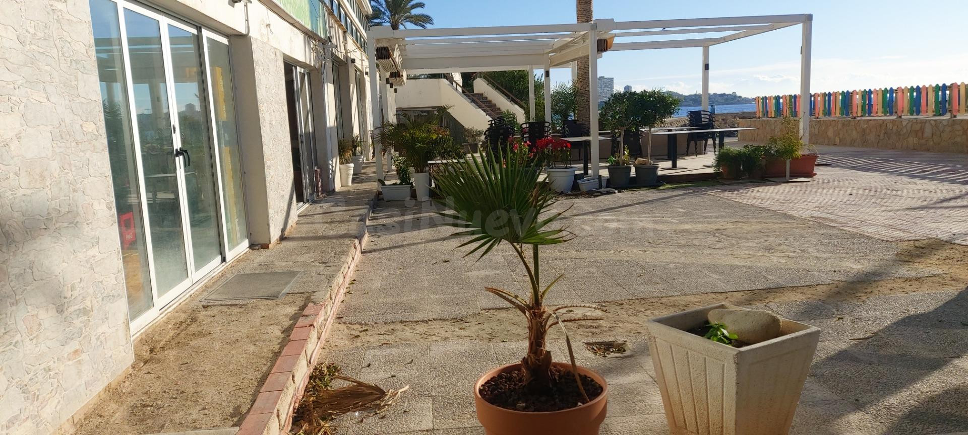 TRASPASO DE NEGOCIO O VENTA DE RESTAURANTE UBICADO JUNTO AL MAR