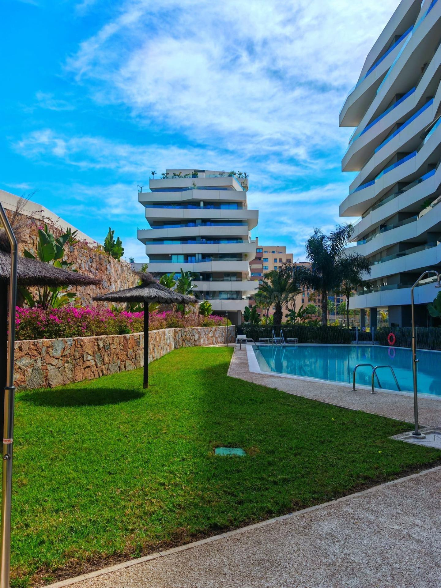 BUSCAS LUJO Y EXCLUSIVIDAD!   EN SAN JUAN ALICANTE ZONA PAU 5 URBANIZACIÓN AZARA