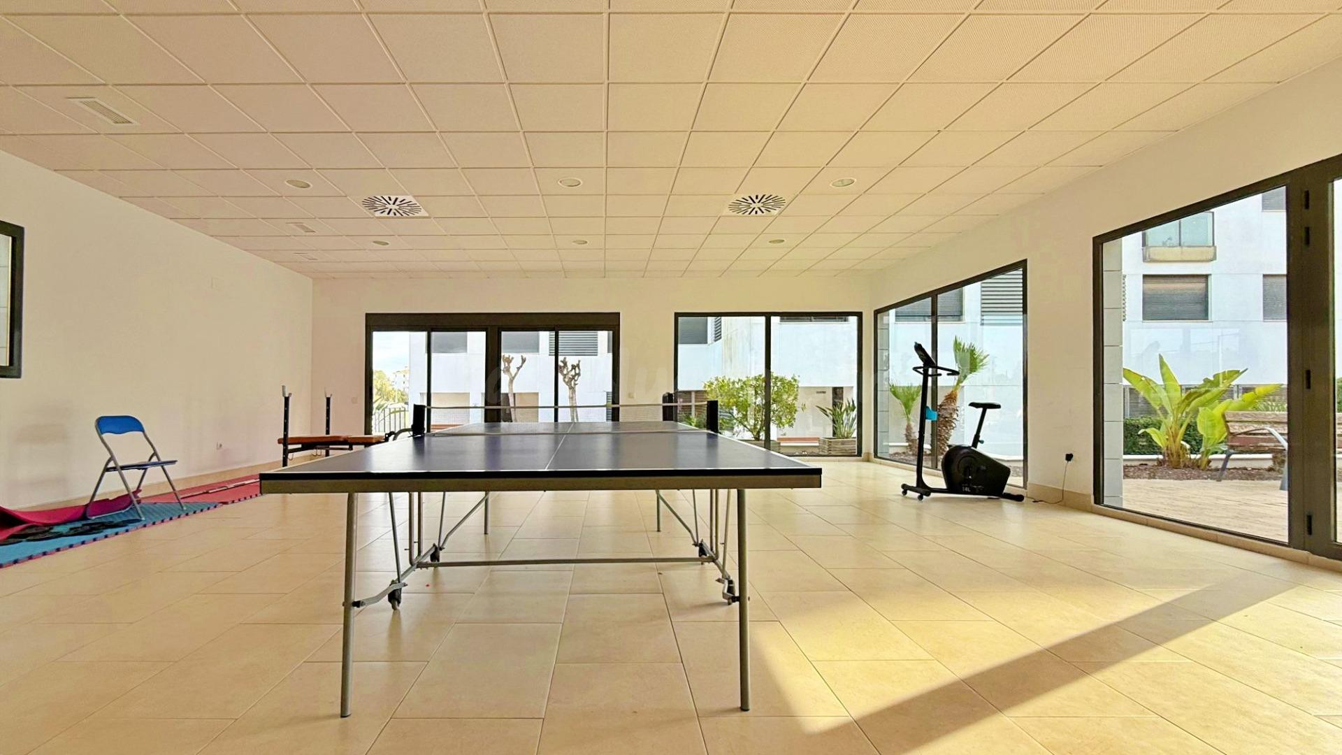 ÁTICO EN 'LOMAS DE CAMPOAMOR' CON SOLARIUM PRIVADO CON VISTA - foto 2