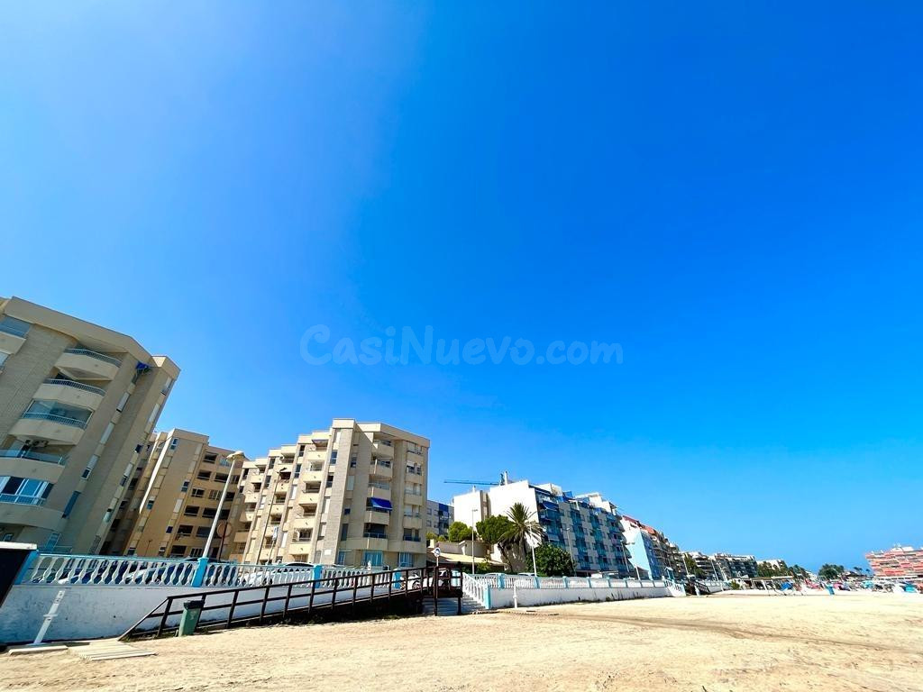ATICO EN PRIMERA LINEA DE PLAYA DE LOS LOCOS DE 2 habitaciones