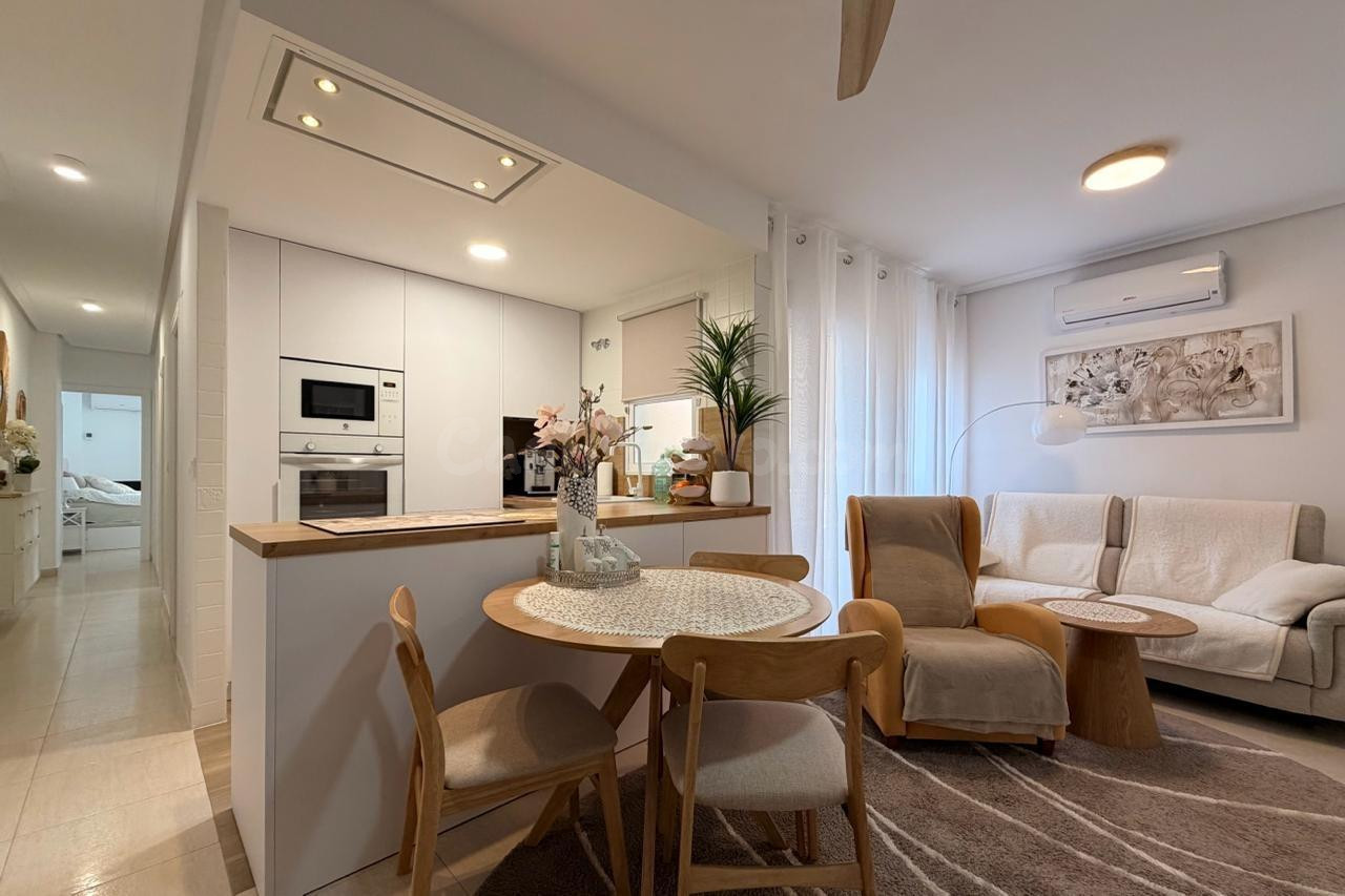 APARTAMENTO REFORMADO CON DOS BALCONES