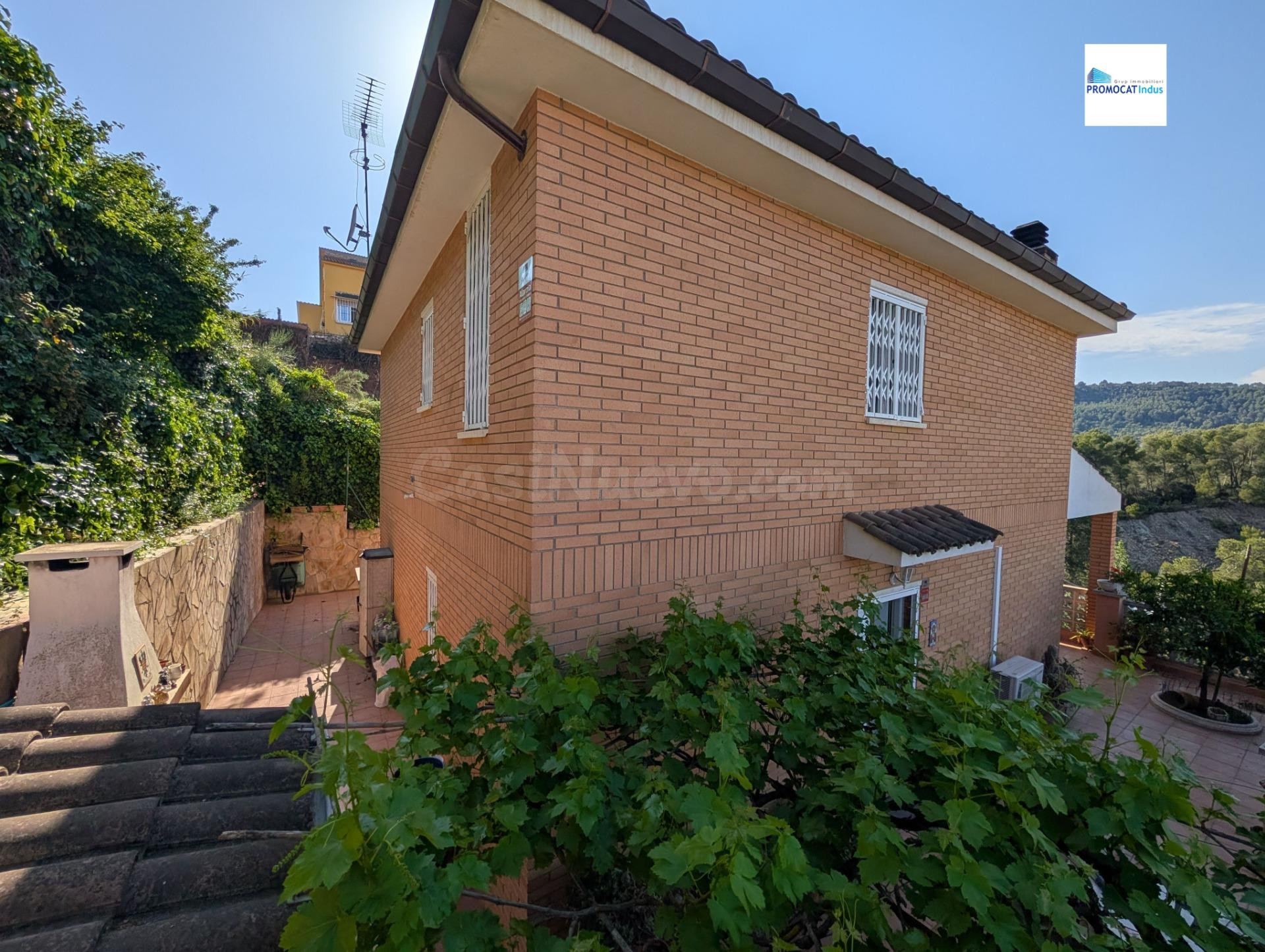 Casa a cuatro vientos con terreno - foto 2