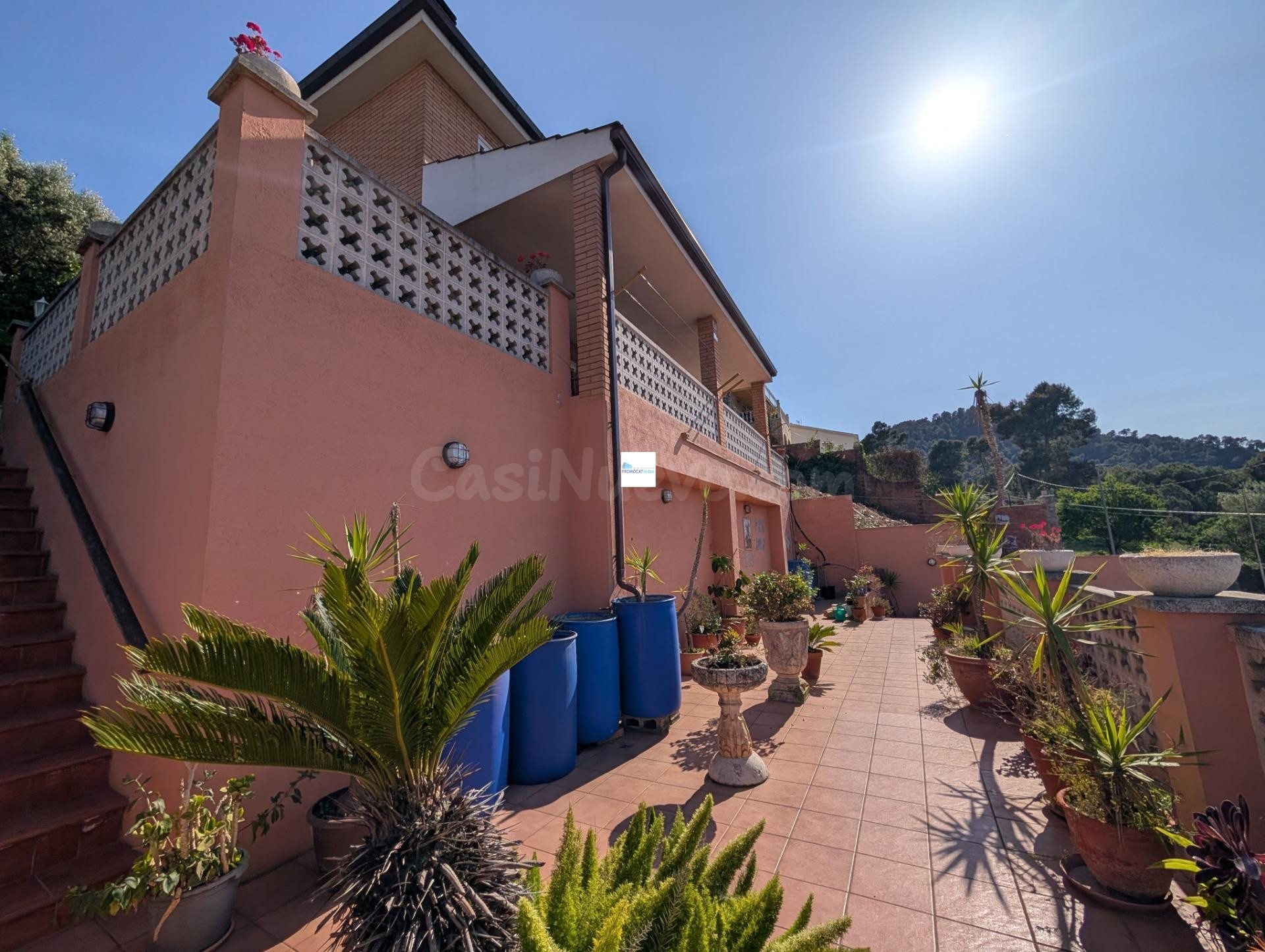 Casa a cuatro vientos con terreno - foto 3
