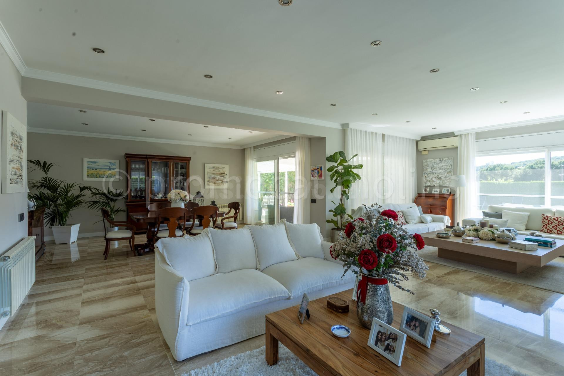 Espectacular casa con piscina privada y máxima privacidad en - foto 2
