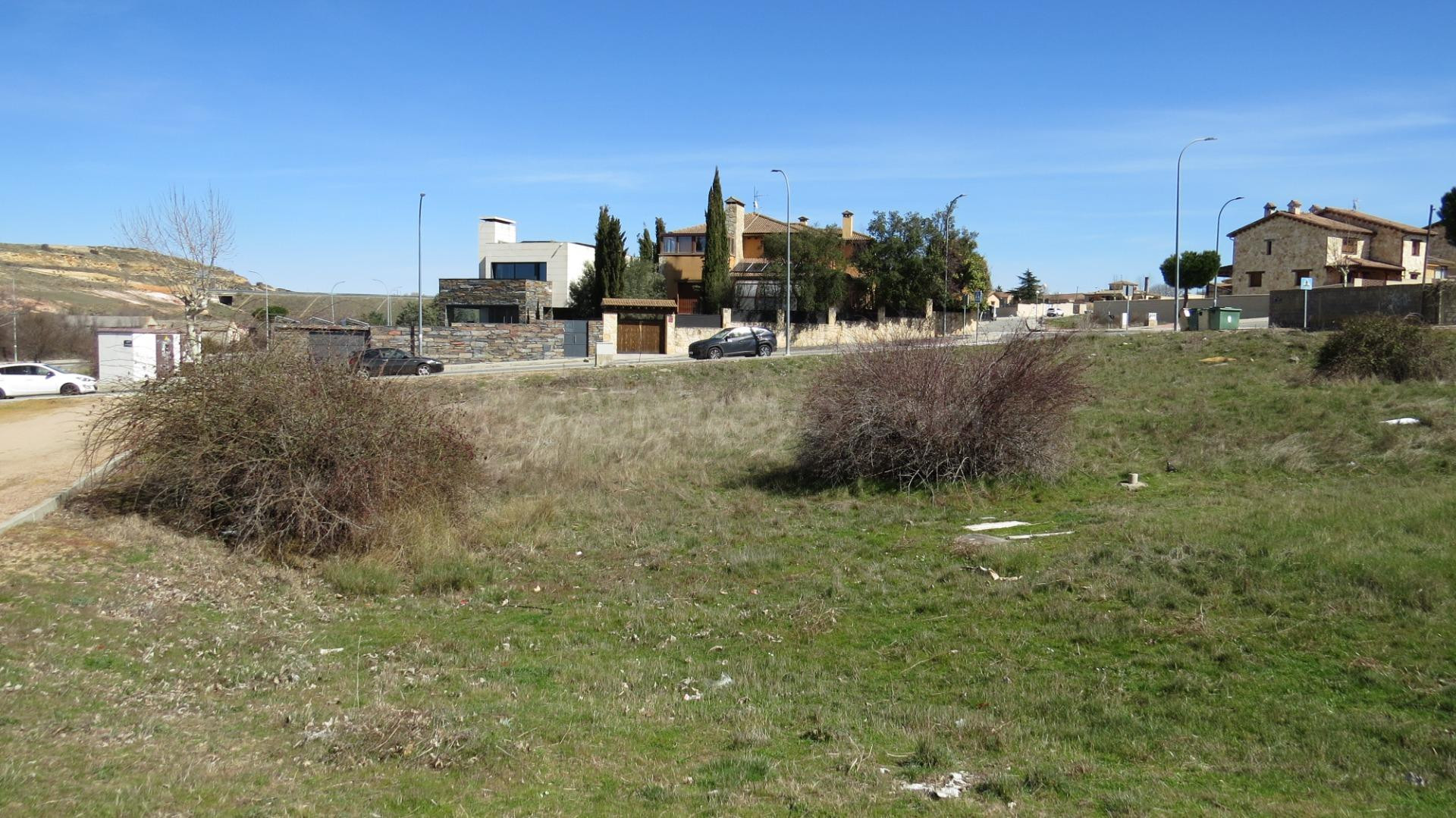 VENTA DE PARCELA URBANA EN EL SOTILLO, EXCELENTE ubicación - foto 3