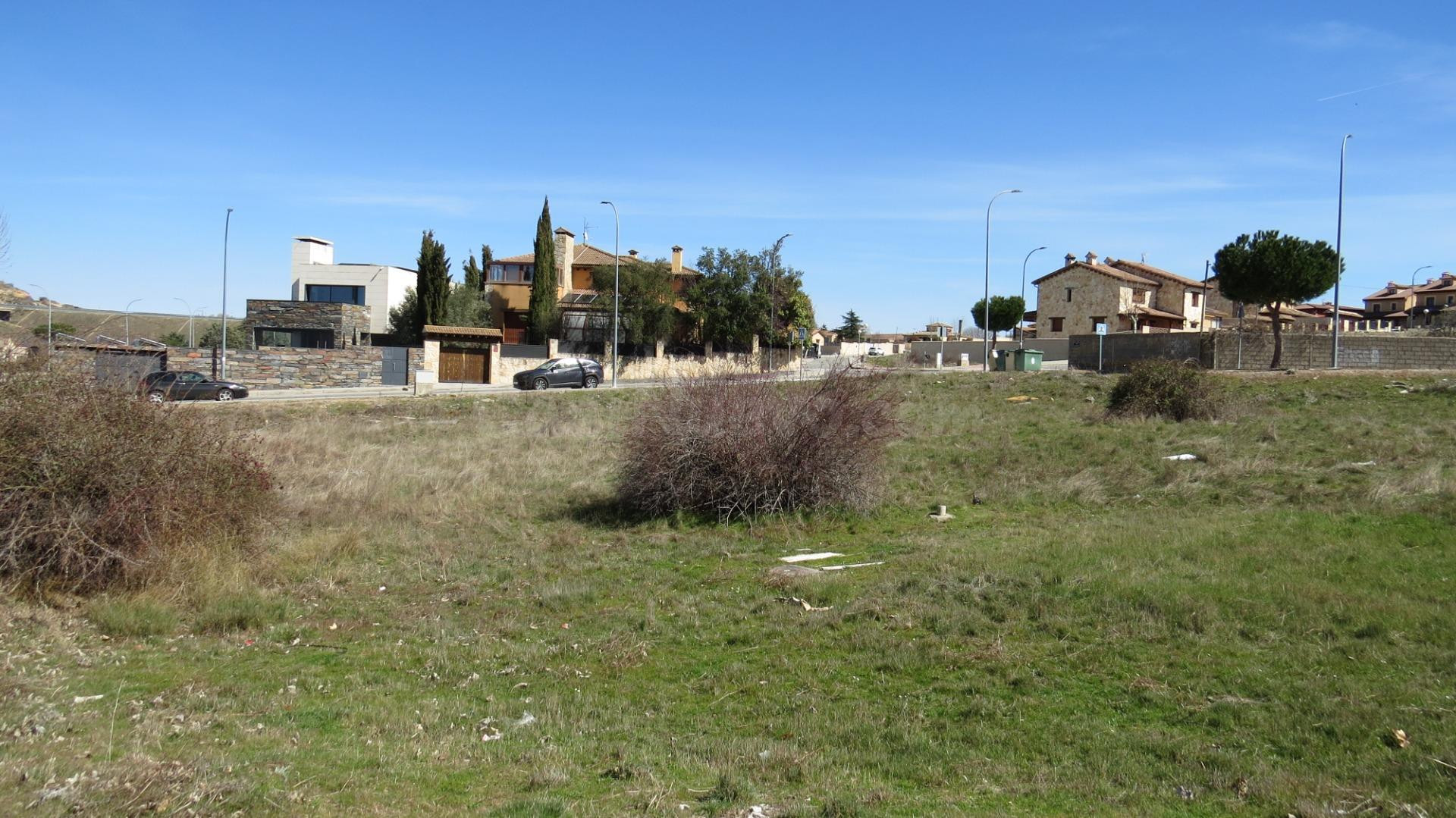 VENTA DE PARCELA URBANA EN EL SOTILLO, EXCELENTE ubicación - foto 4