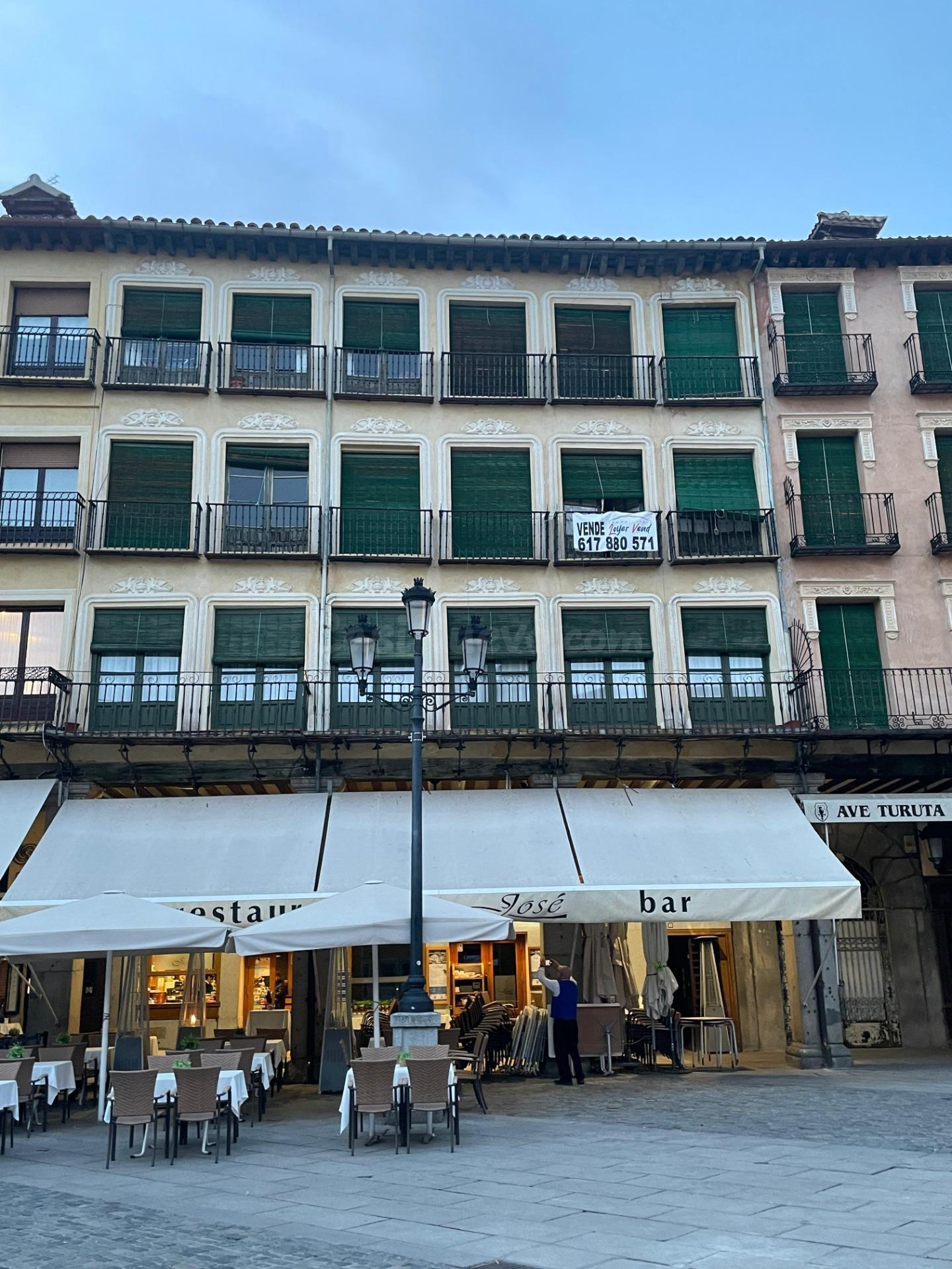 VENTA DE PISOS EN PLAZA MAYOR 4. PISOS: 2º, 3º Y BAJO.