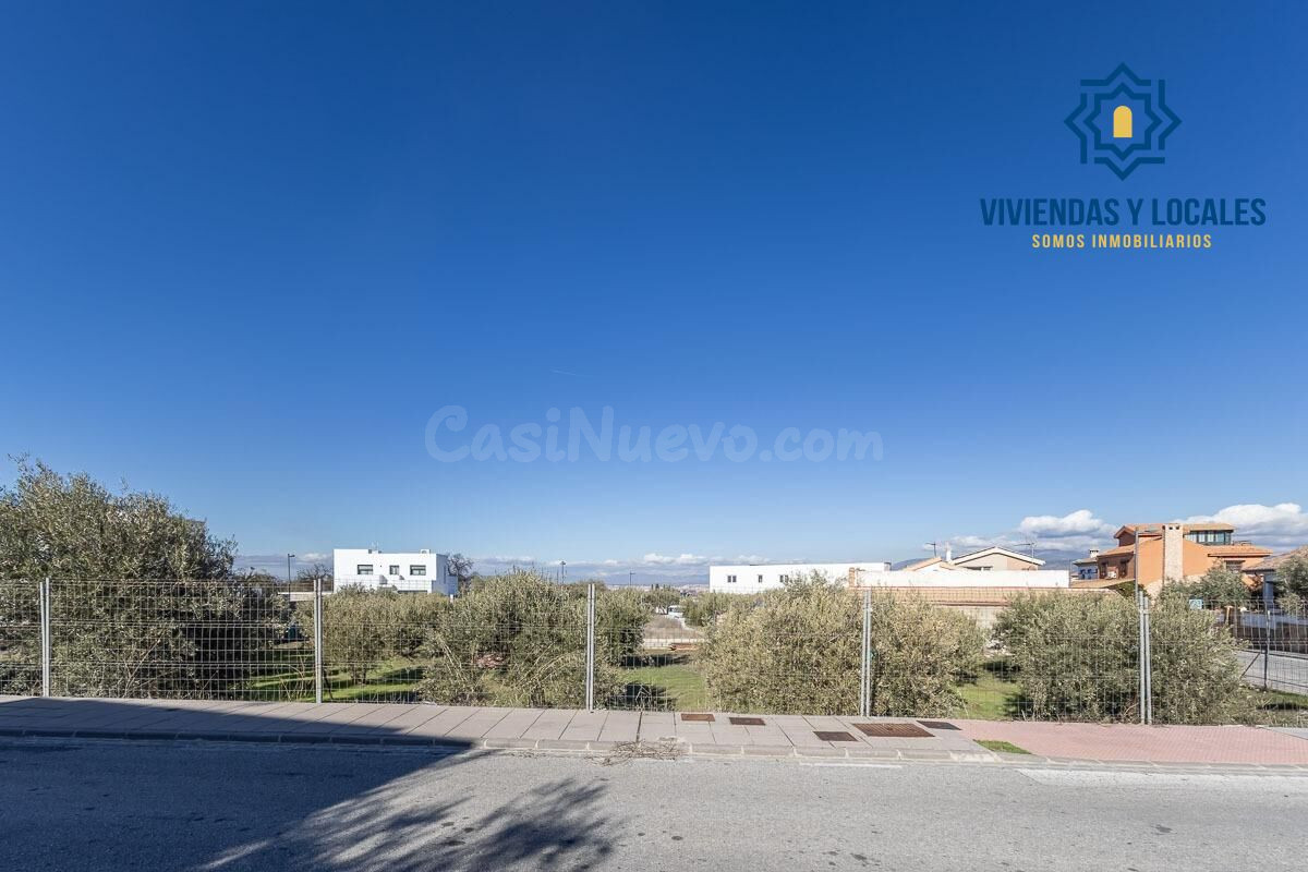 SOLAR CON USO RESIDENCIAL EN VENTA EN LA ZUBIA