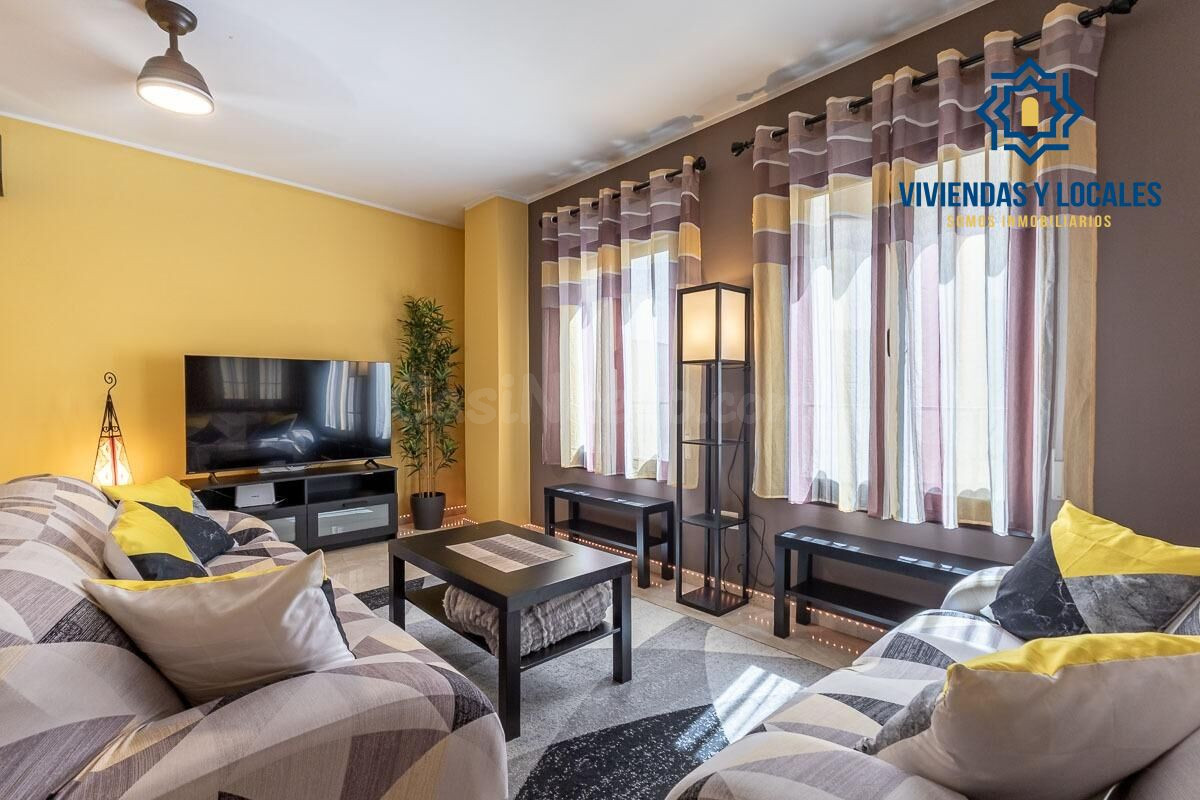 Piso en Monachil con 2 habitaciones y 2 baños y terraza comunitaria.