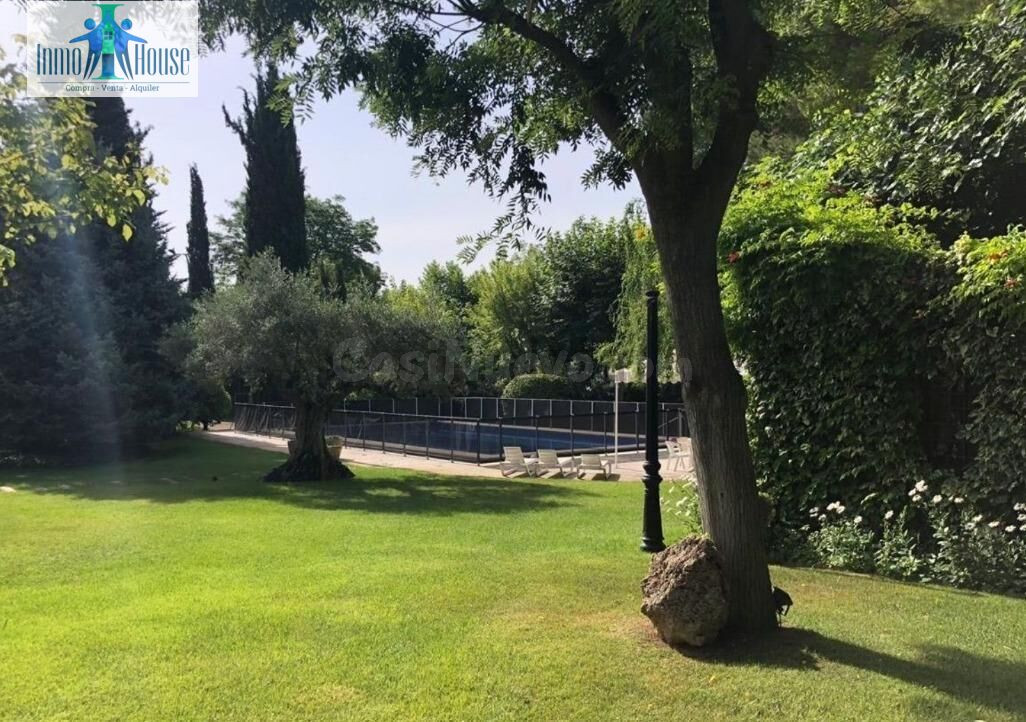 GRAN CHALET ( CARRETERA JAEN ) - foto 2