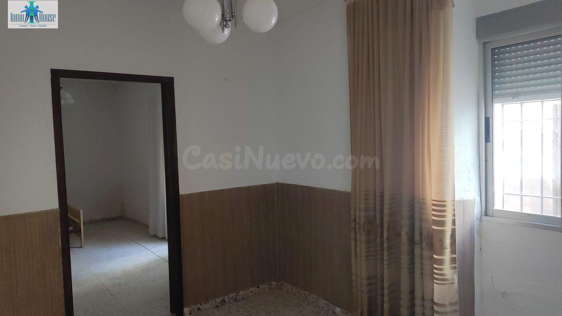 SE VENDE CASA DE PUEBLO -- LEZUZA - foto 4