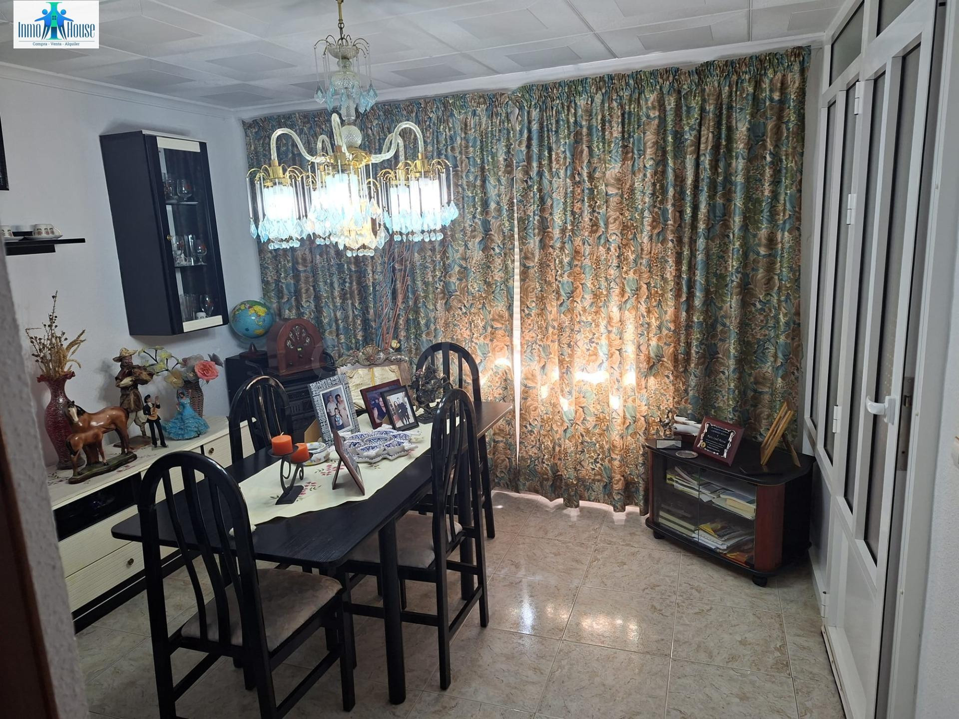 Casa para entrar a vivir en Madrigueras - foto 2