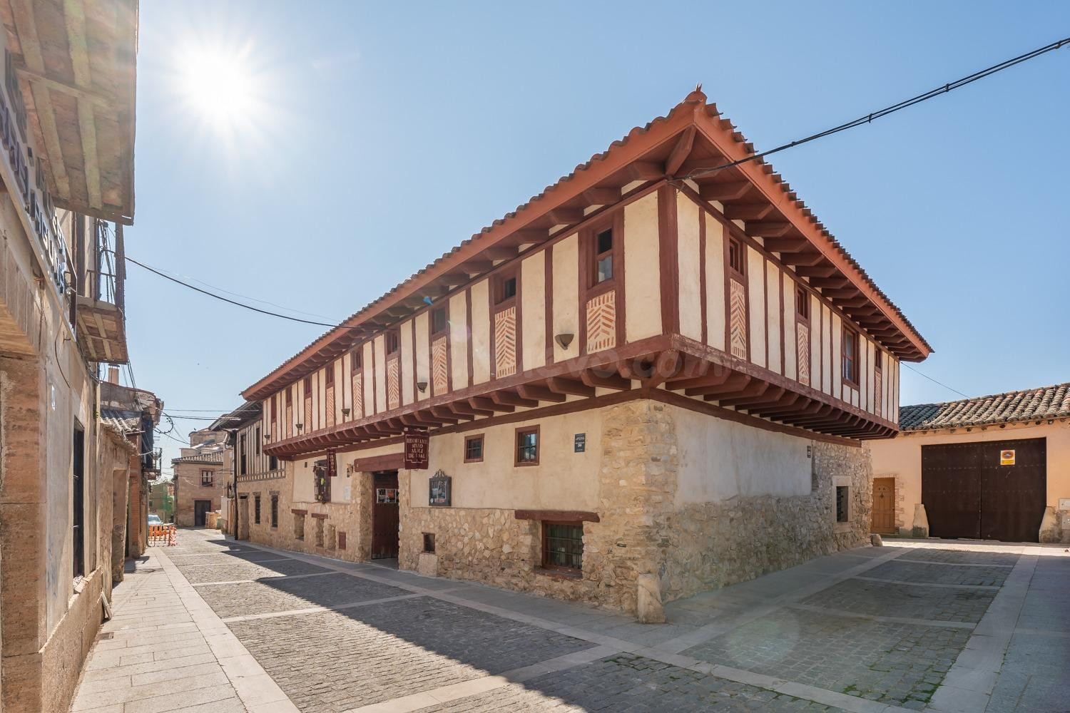 Edificio singular histórico en el corazón de Torrelaguna – El Alfolí de la Sal