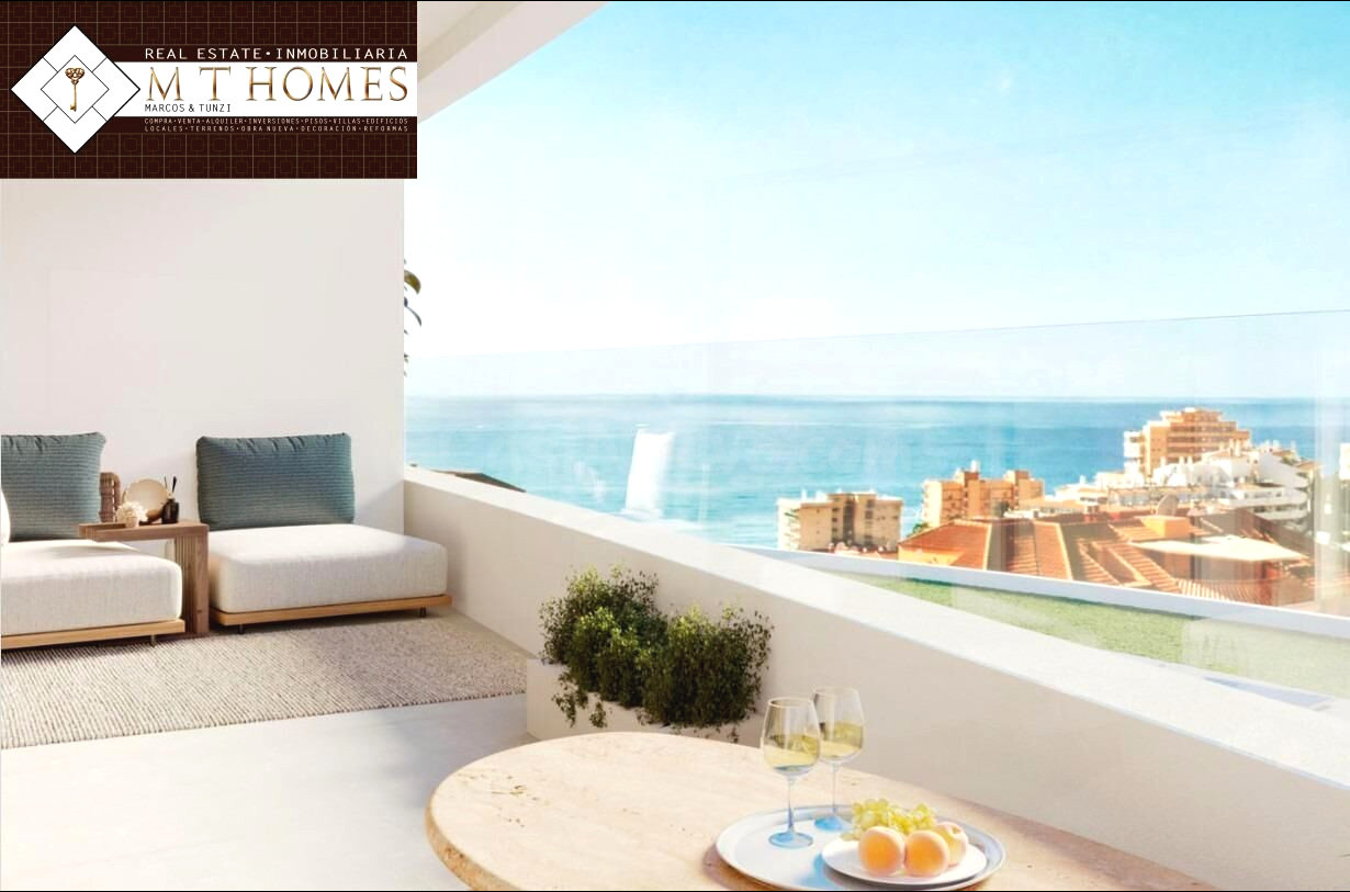 LUJOSA CASA ADOSADA A 350 METROS DE LA PLAYA APROX DE CARVAJAL- FUENGIROLA