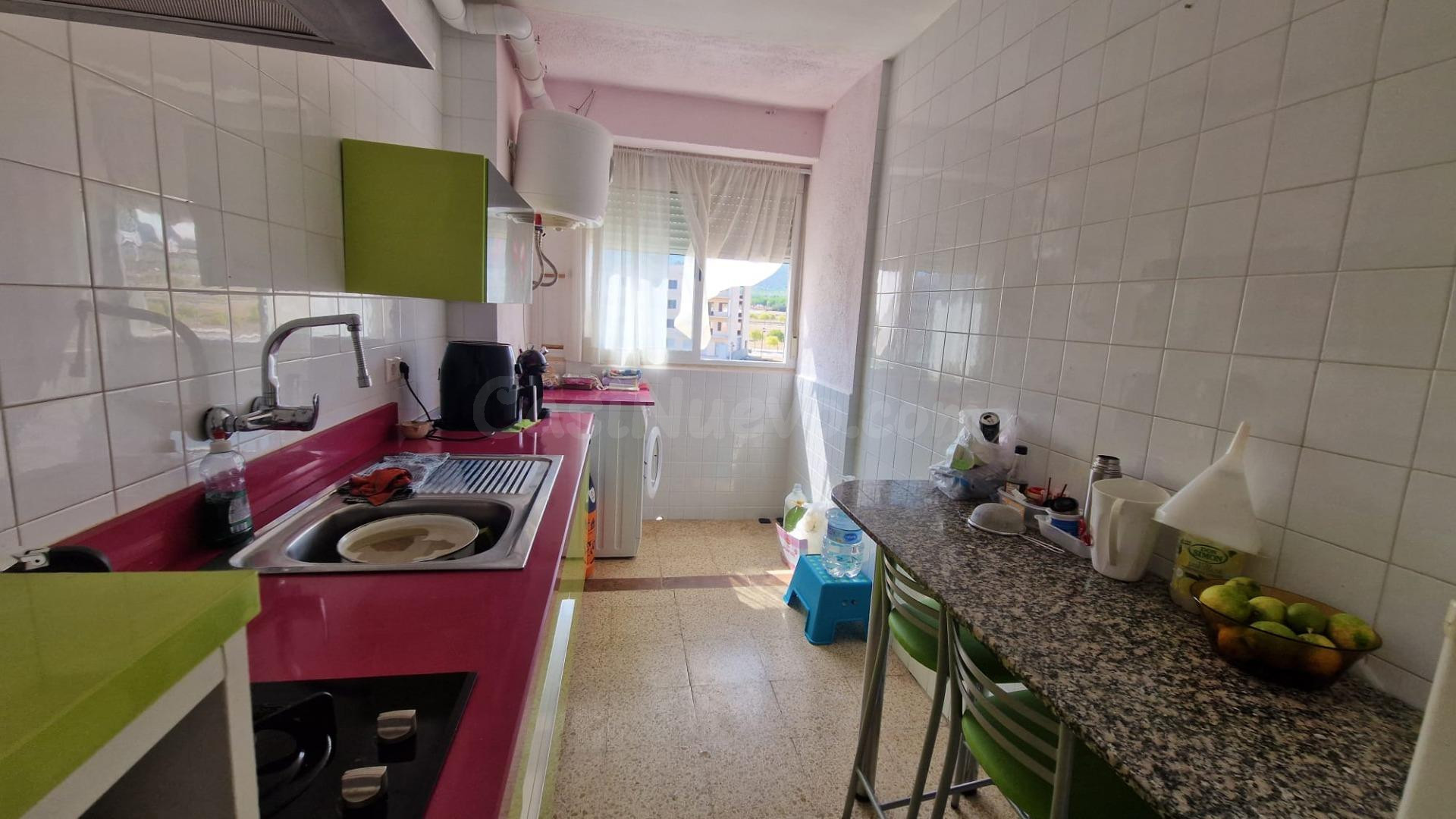 Oportunidad Única en La Ràpita: Acogedor Piso con Terraza y Vistas a Montaña - foto 2
