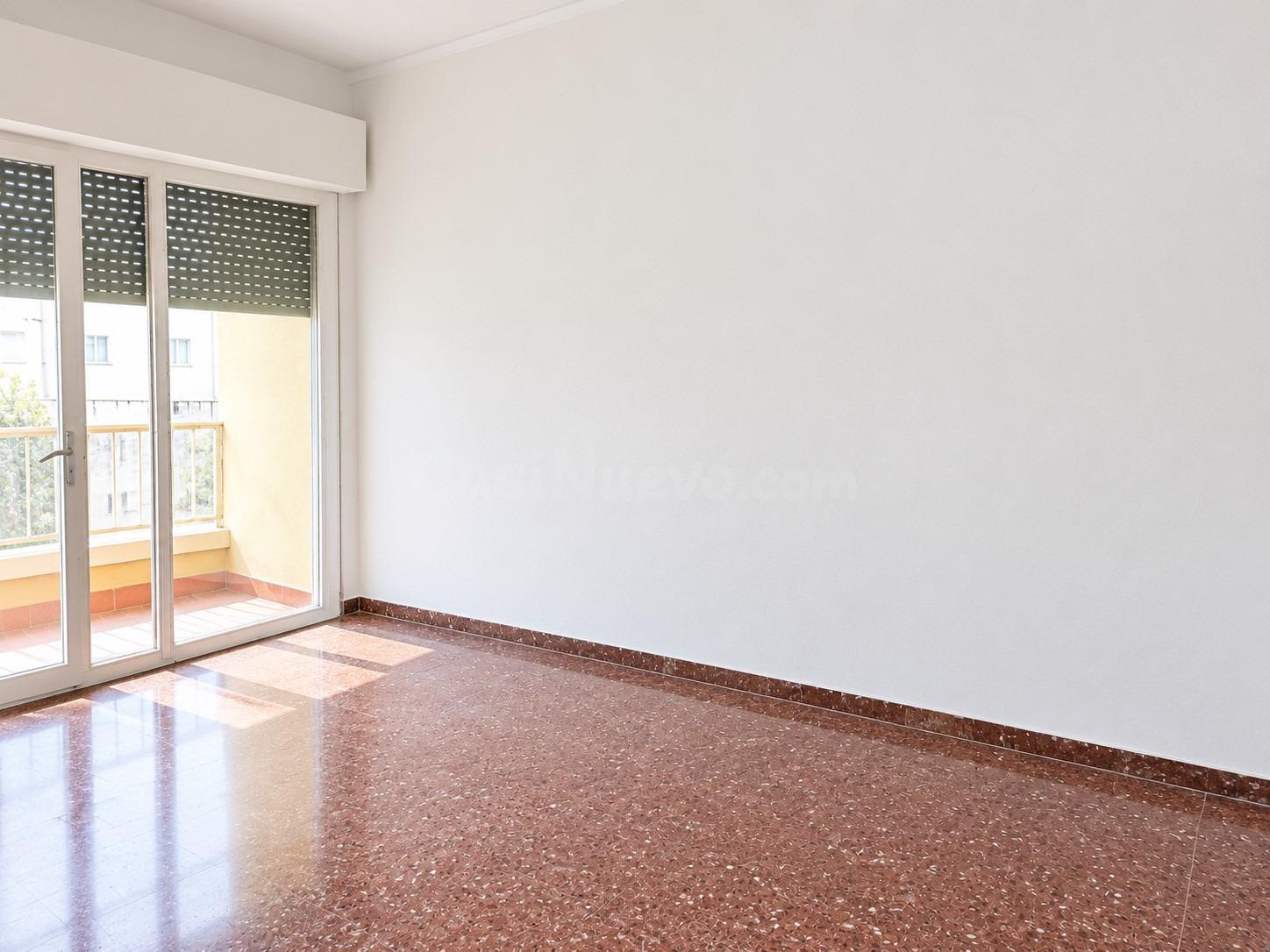 Piso Céntrico en La Senia para Reformar - foto 4