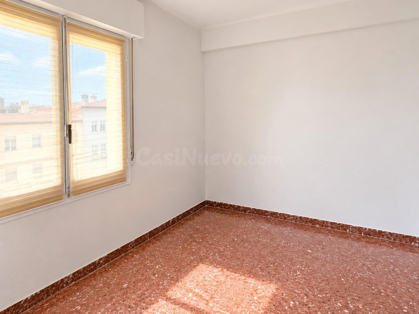Piso Céntrico en La Senia para Reformar - foto 5