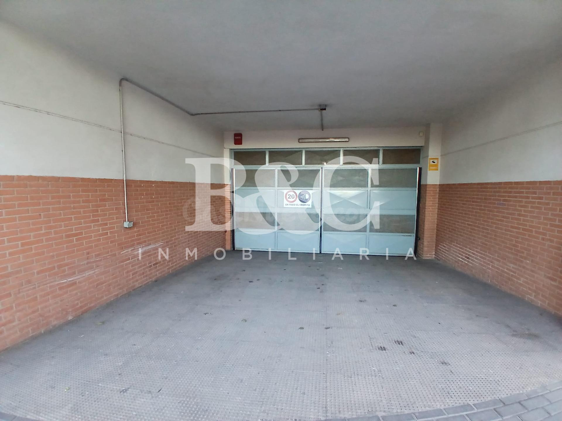 PLAZA DE GARAJE Y TRASTERO EN EL PASEO DE PARRA EN AGUILAS