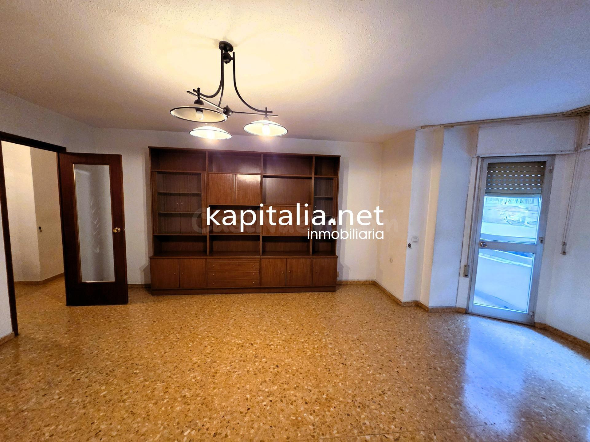 Amplio  Piso con patio a la venta en Ontinyent - Sant Josep - foto 5